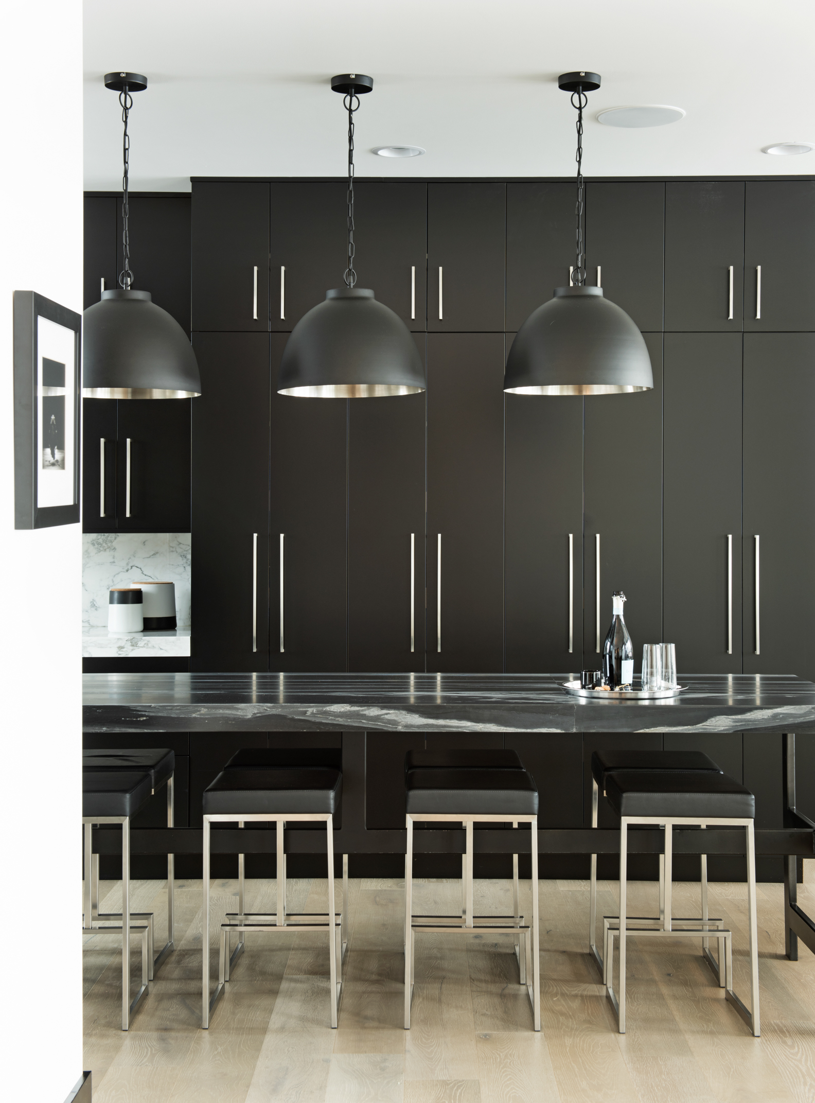 This is my favorite shot of the day. The lines and again the blacks and whites. This is such a classic, stylish kitchen.