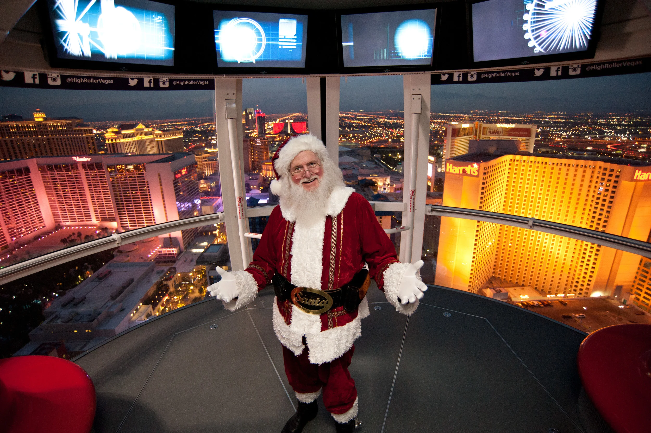 12_05_14_Linq_SantaSledding_Kabik26.jpg