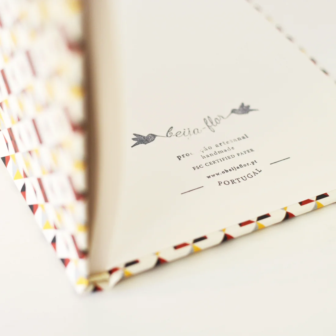 caderno capa dura beija-flor