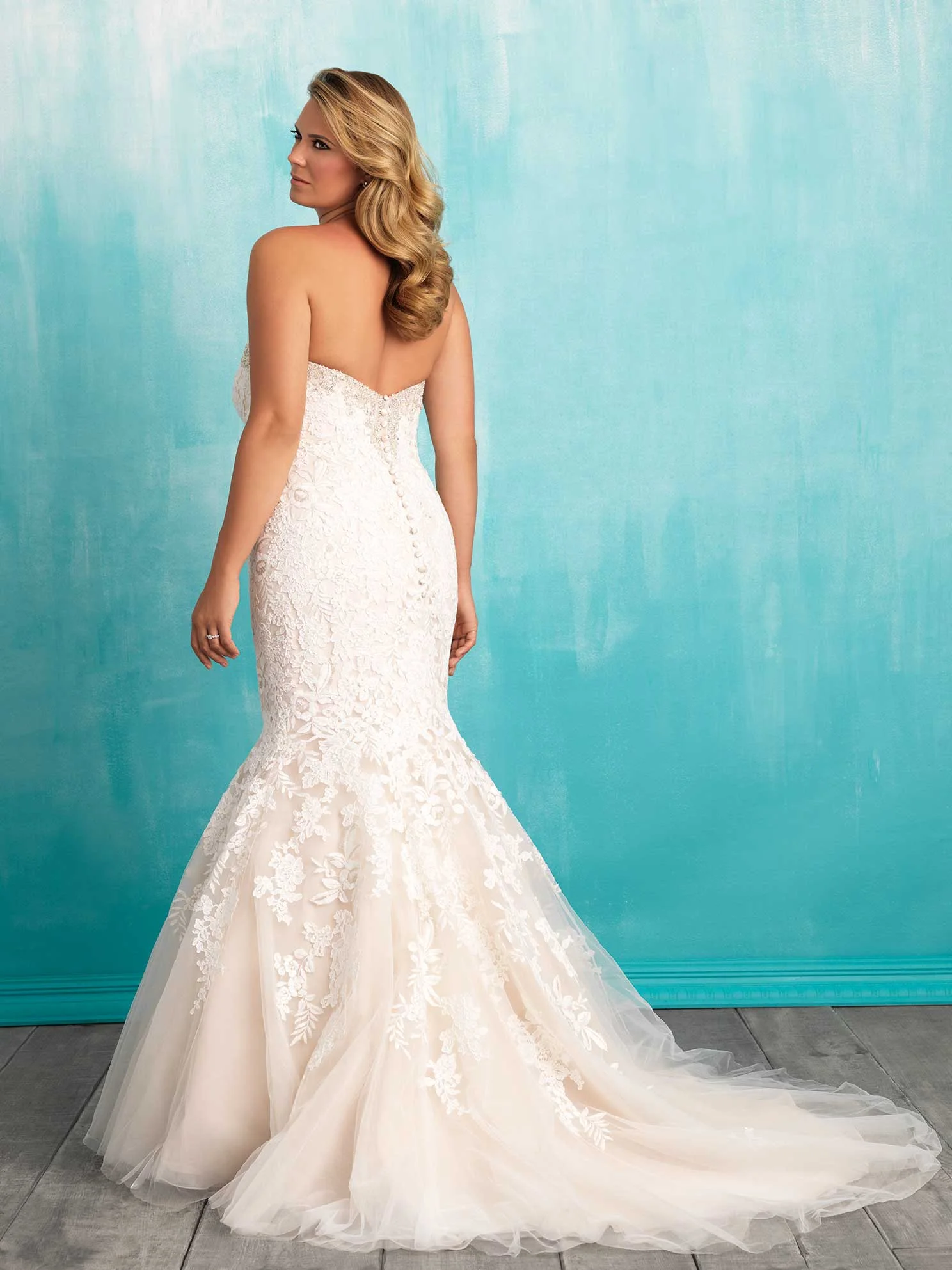 Allure_W371_03.jpg
