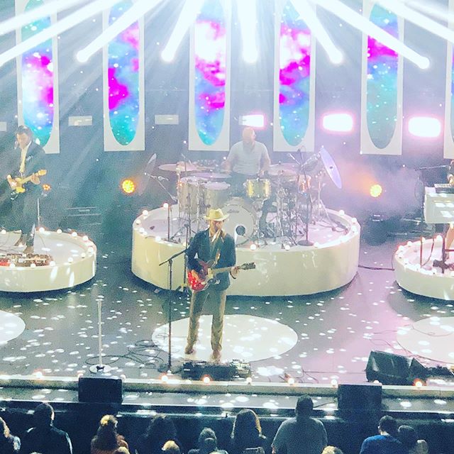 My amazing husband treated me the best 8th year anniversary gift - @lordhuron live! Absolutely phenomenal! #lordhuron #livemusic #kingstonny #anniversarygift #abgutrist
