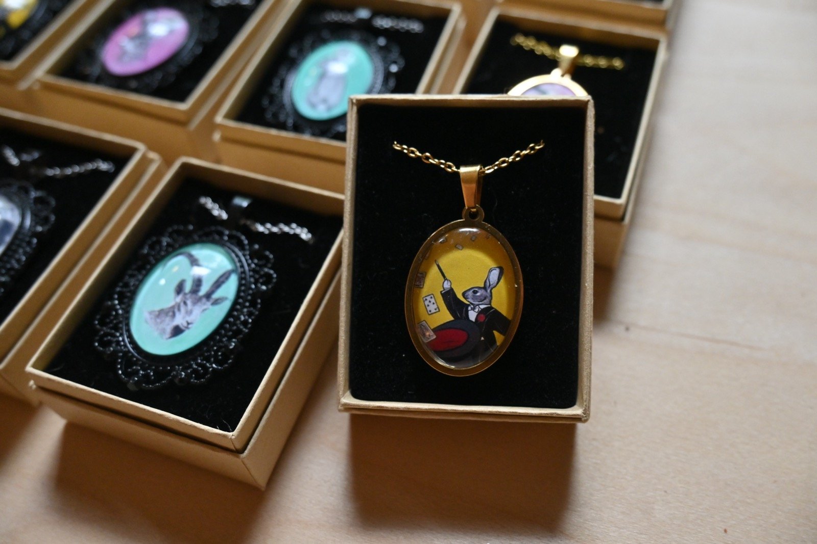 the_magician_tarot_necklace_gold_frame_robyn_tang.jpg