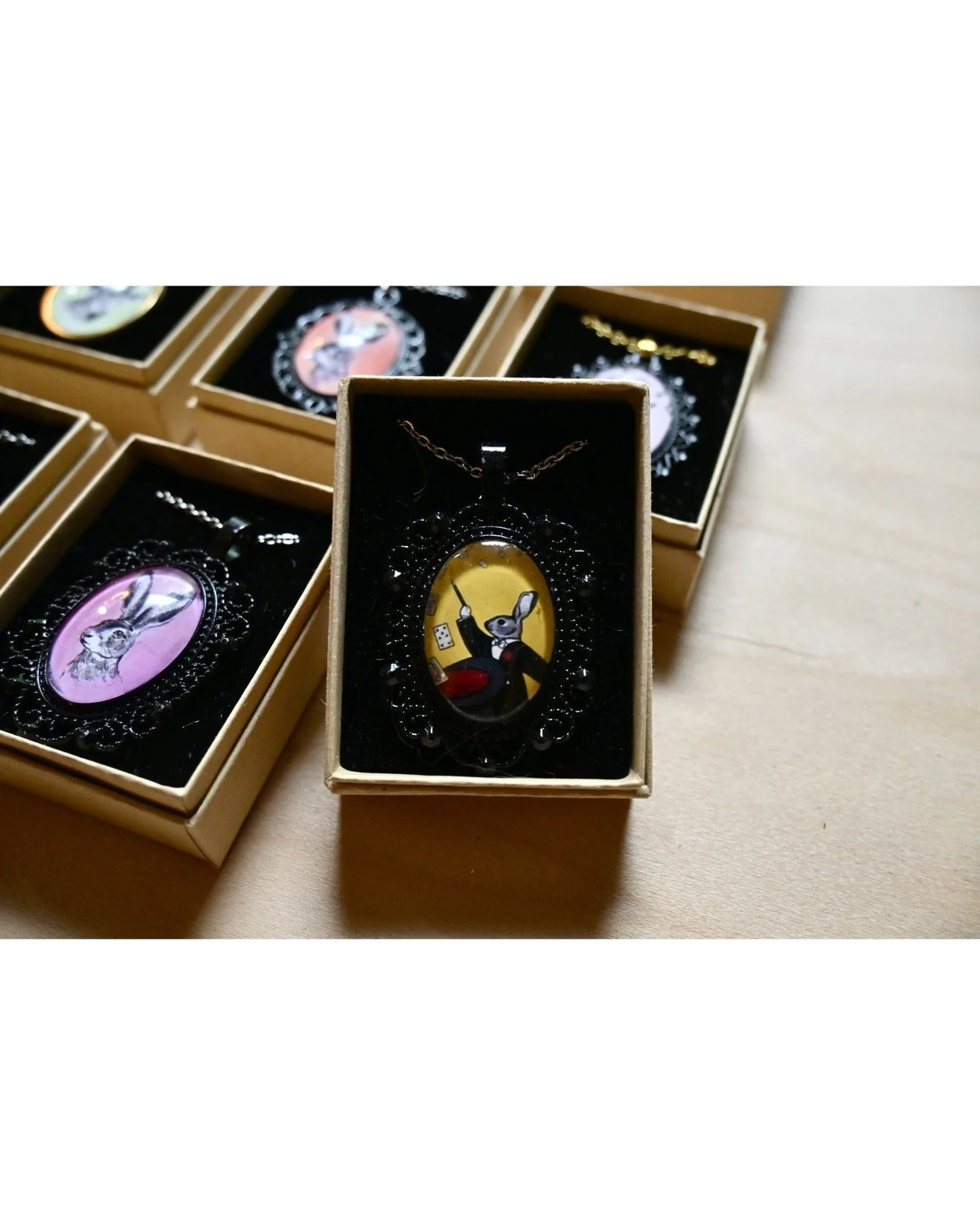 the_magician_tarot_necklace_black_frame_borders_robyn_tang.jpg