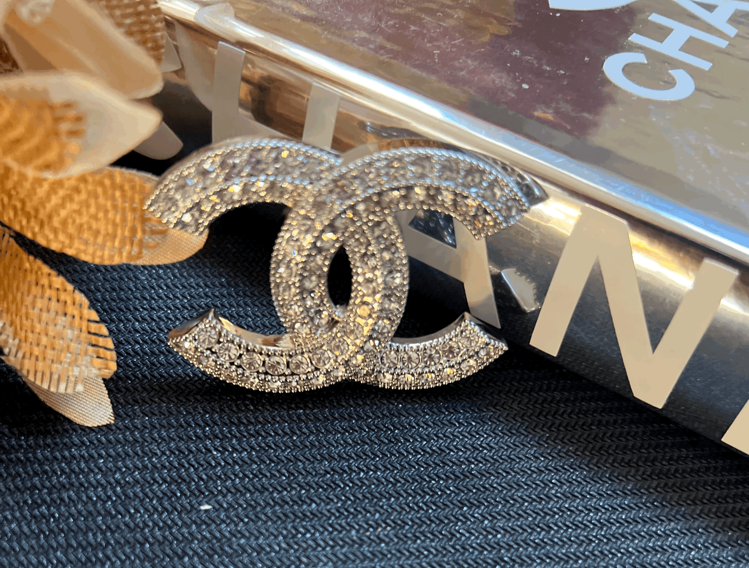 NEW in BOX 22K Chanel Brooch Pin Pearls Baguette Crystals Jewel Champ Gold  CC . 