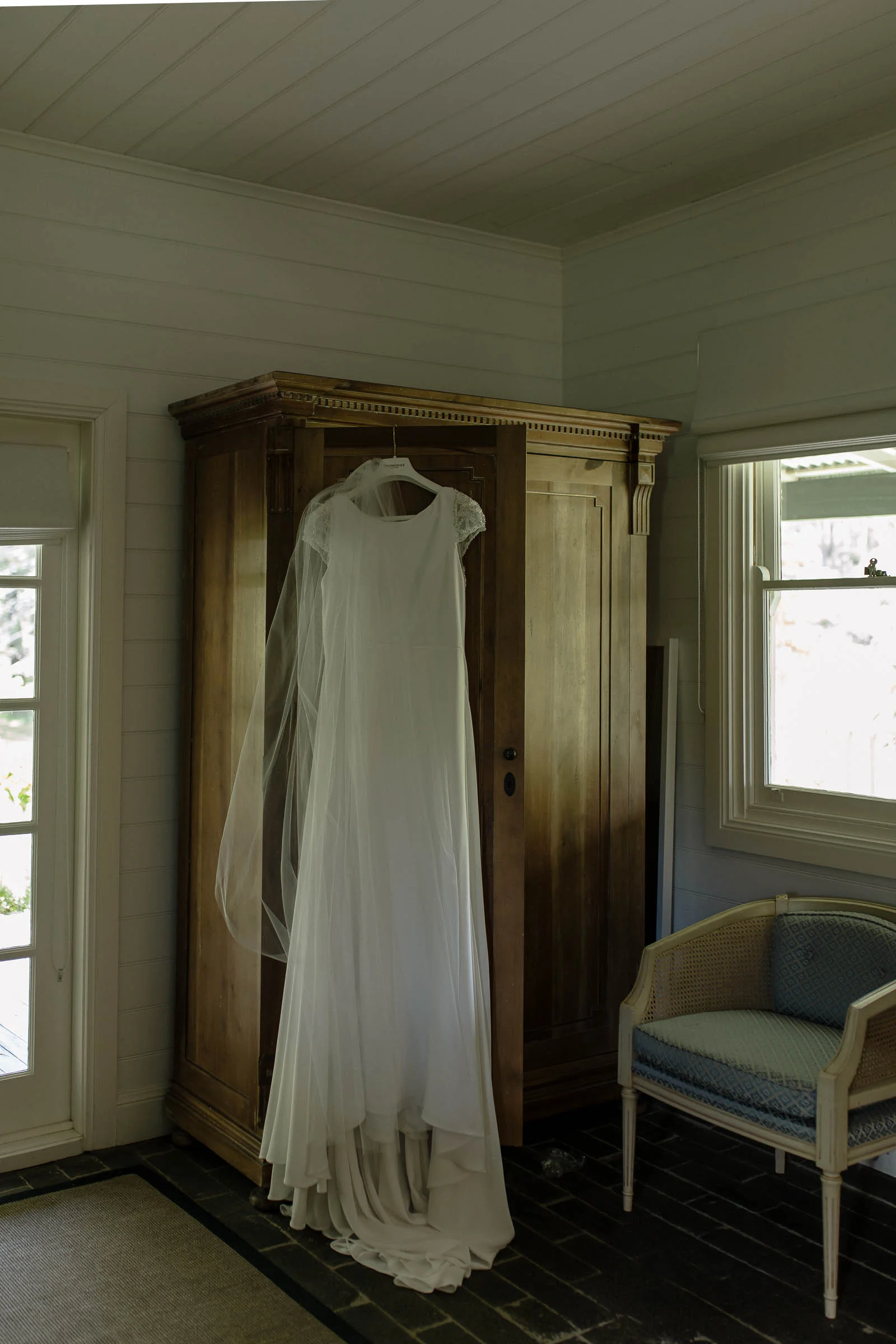 Katie+Matt-GettingReady-123.jpg
