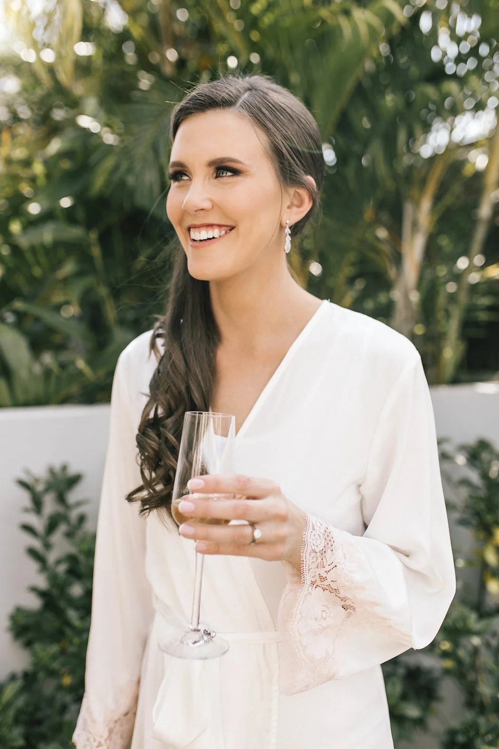 Courtney+Patrick-GettingReady-40.jpg