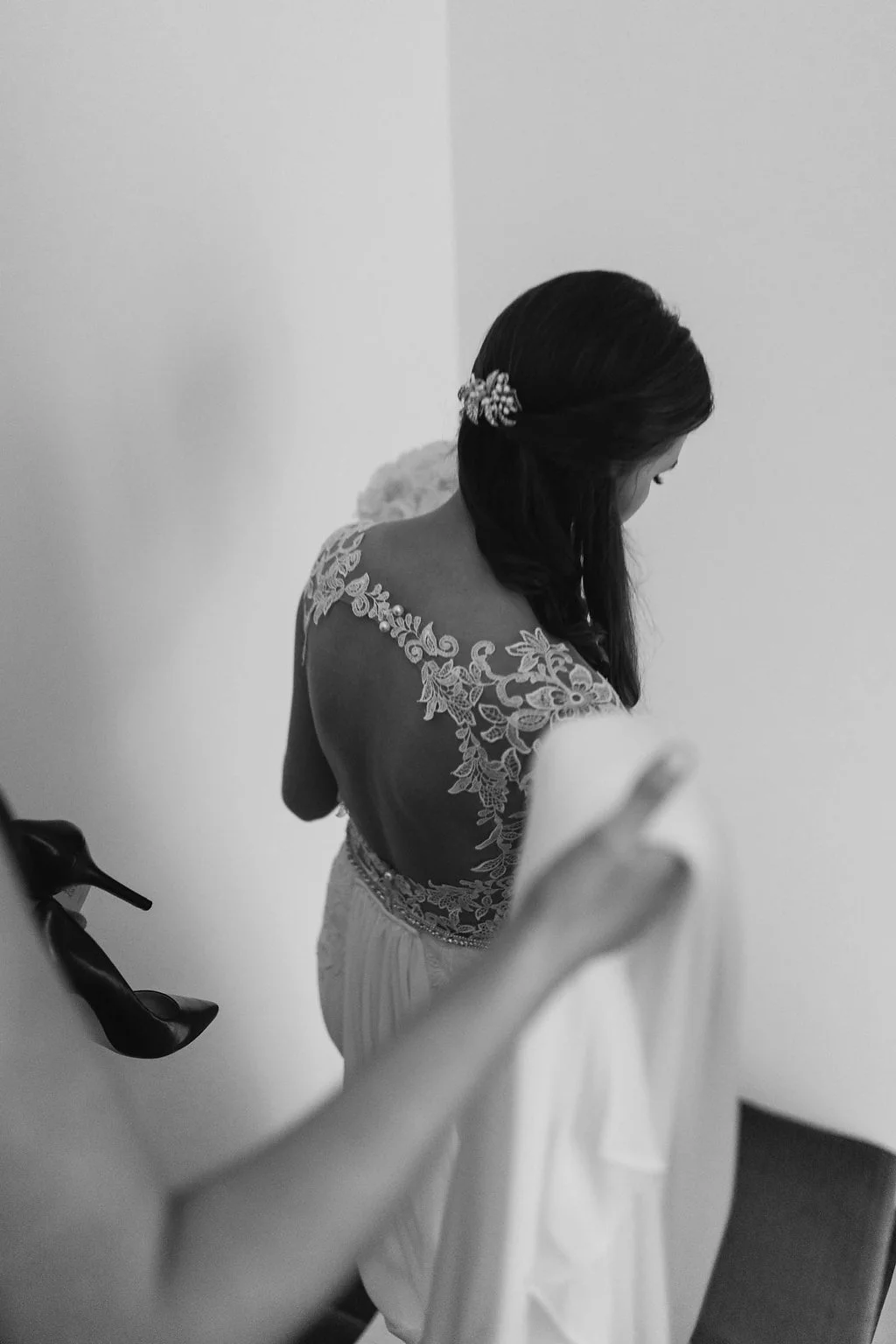 Courtney+Patrick-GettingReady-125.jpg