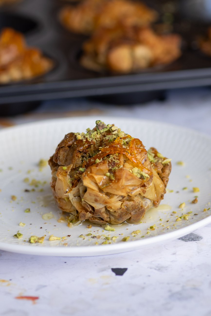 easy pistachio orange baklava cupcakes