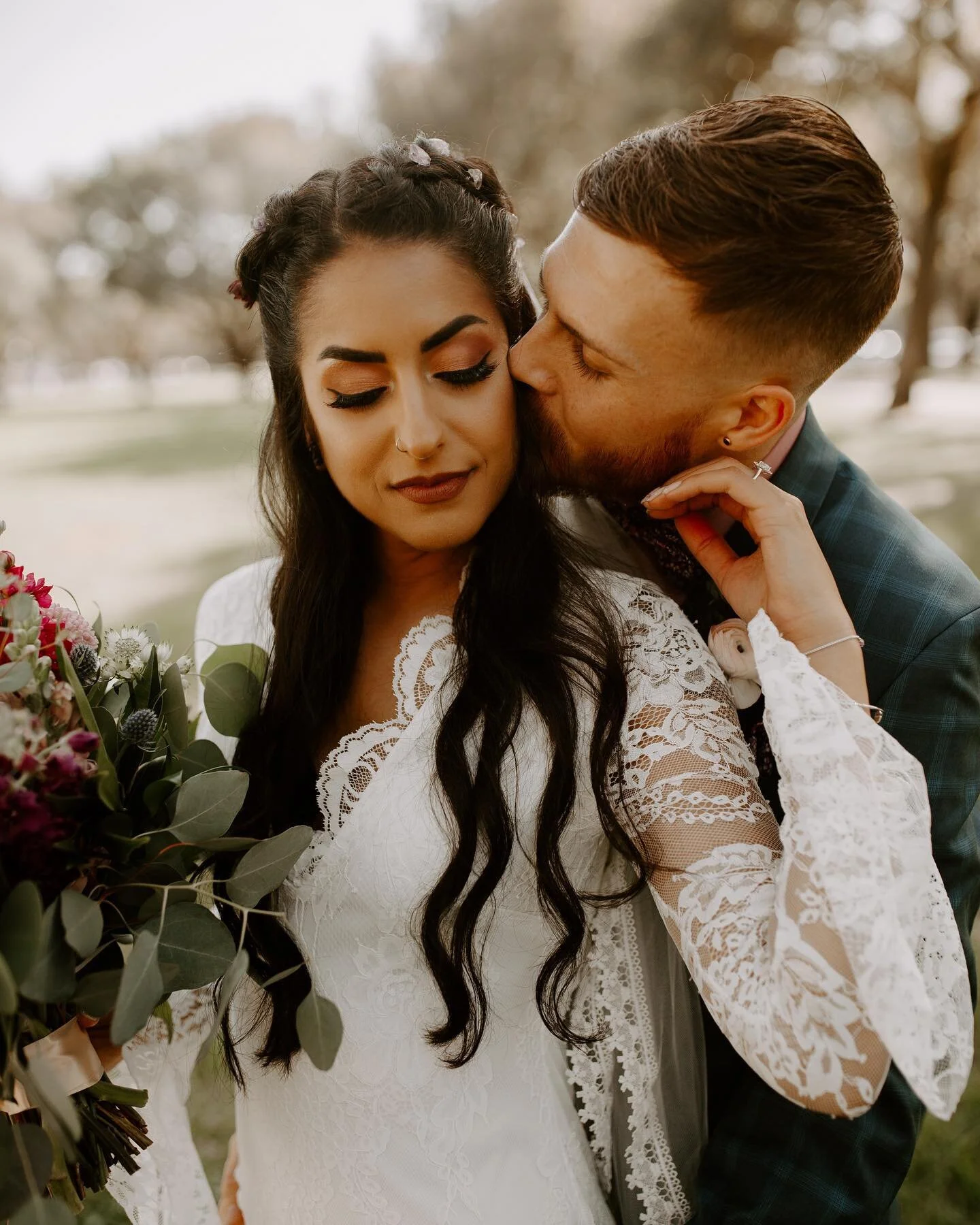 so what if like... we did... another giveaway soon? 👀 idk ya&rsquo;ll let me know. 

#denverphotographer #boulderphotographer #denverelopementphotographer #rockymountainbride #oarsandbeanies #denverengagementphotographer #coloradophotographer #color