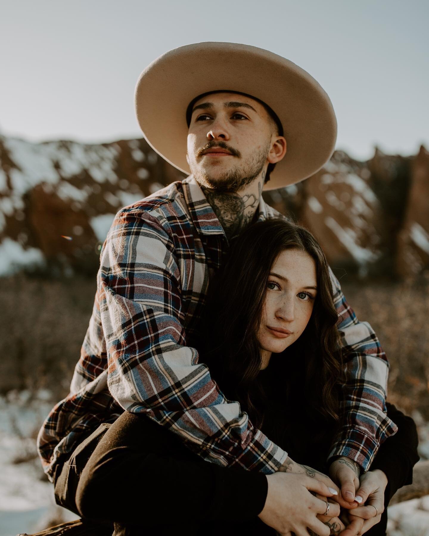 I&rsquo;m loving where we live more and more everyday. 🖤 and that&rsquo;s such a surreal feeling. 
So grateful to these two for braving the cold and exploring the trails with us - ya&rsquo;ll are so 🔥