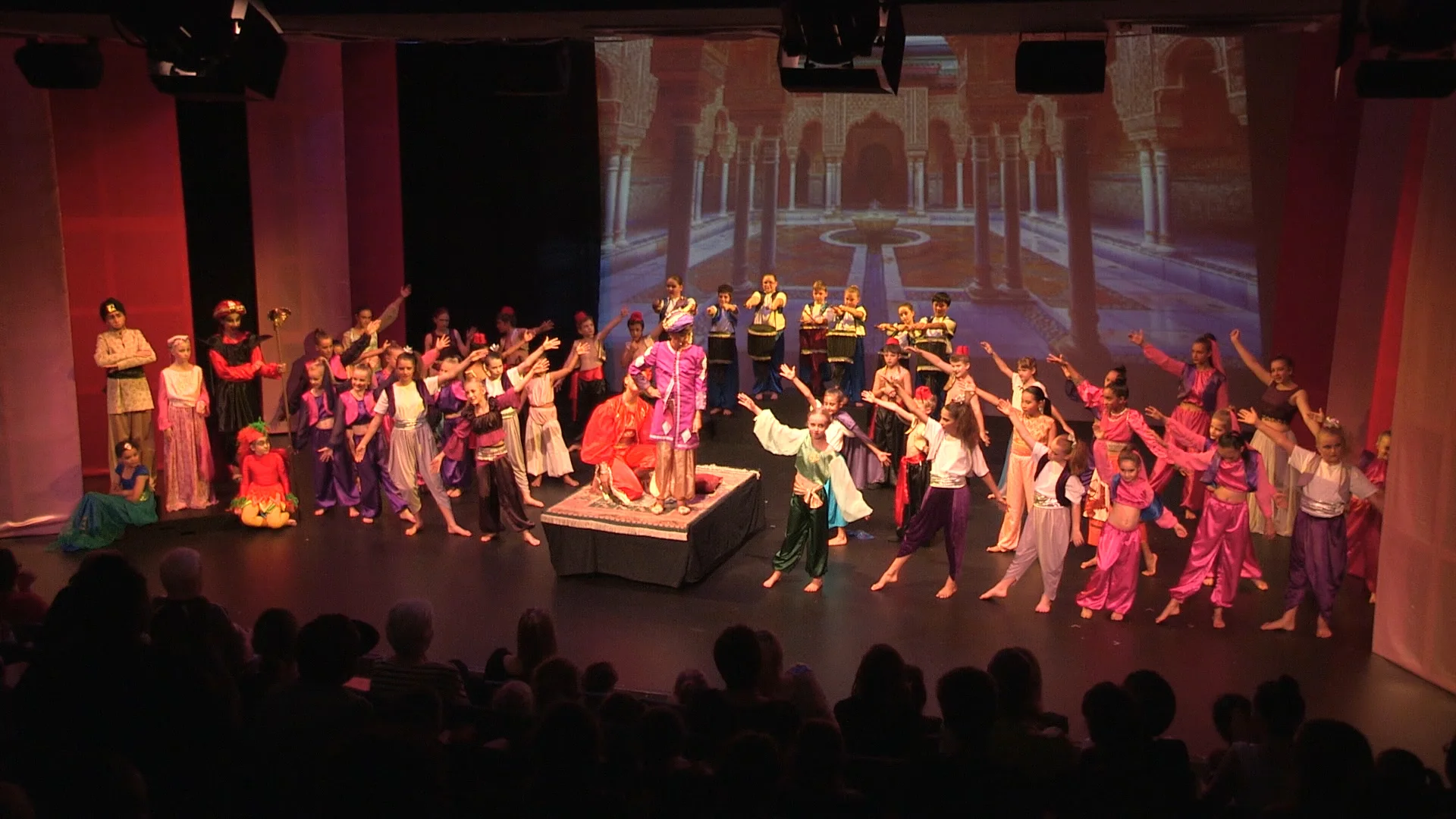 Aladdin.00_33_45_05.Still036.jpg