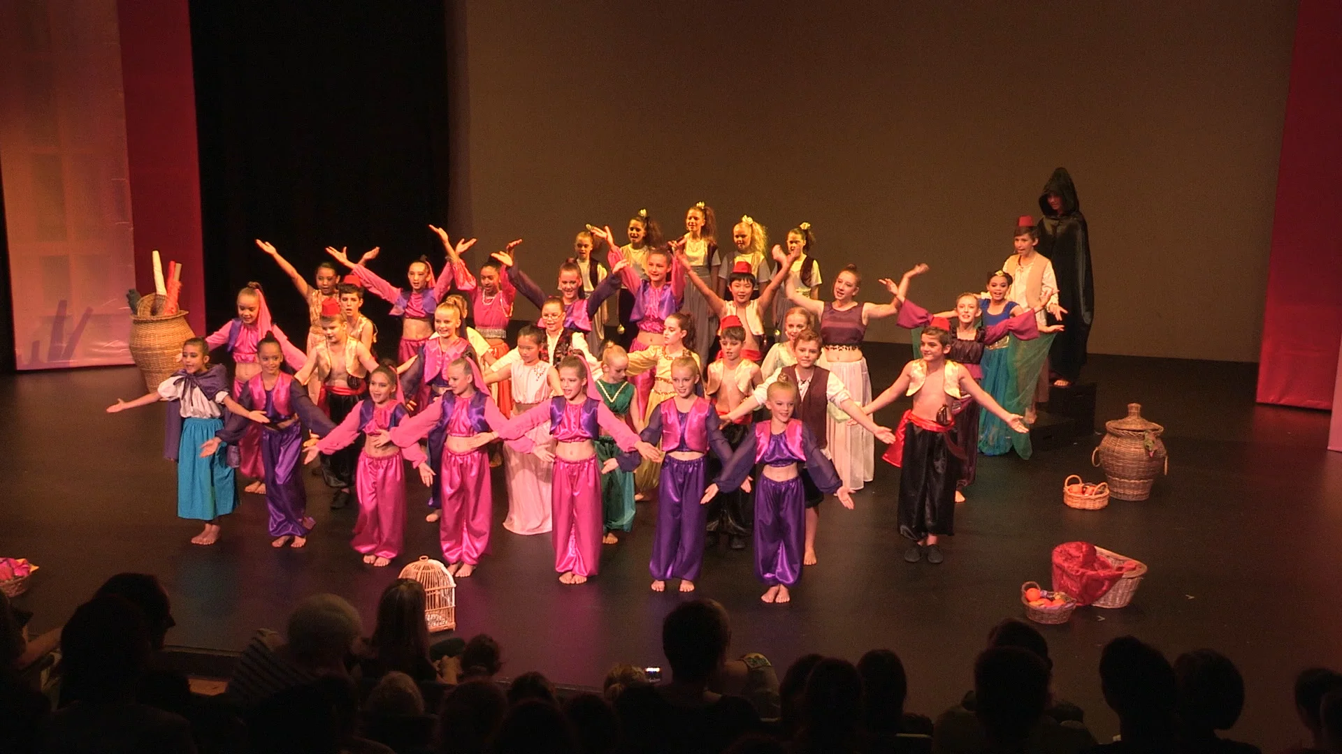 Aladdin.00_01_11_07.Still001.jpg