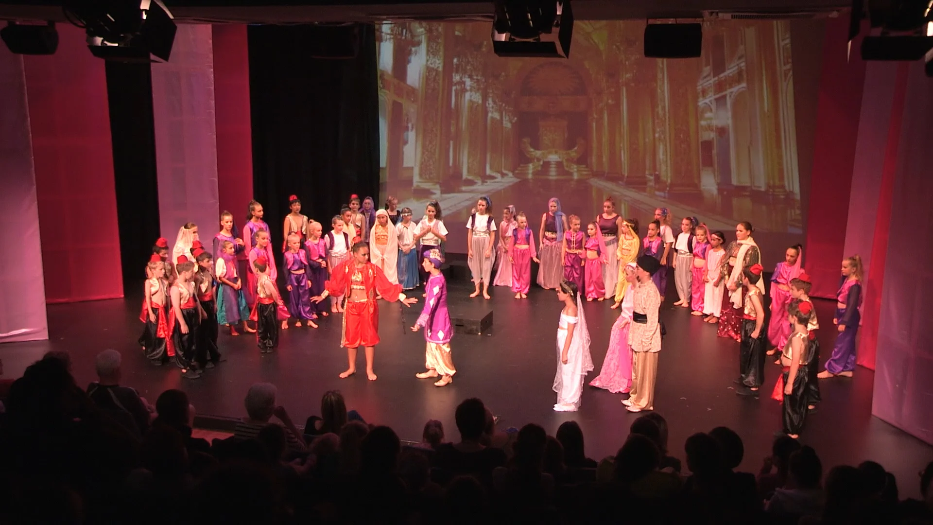 Aladdin.00_53_27_16.Still052.jpg