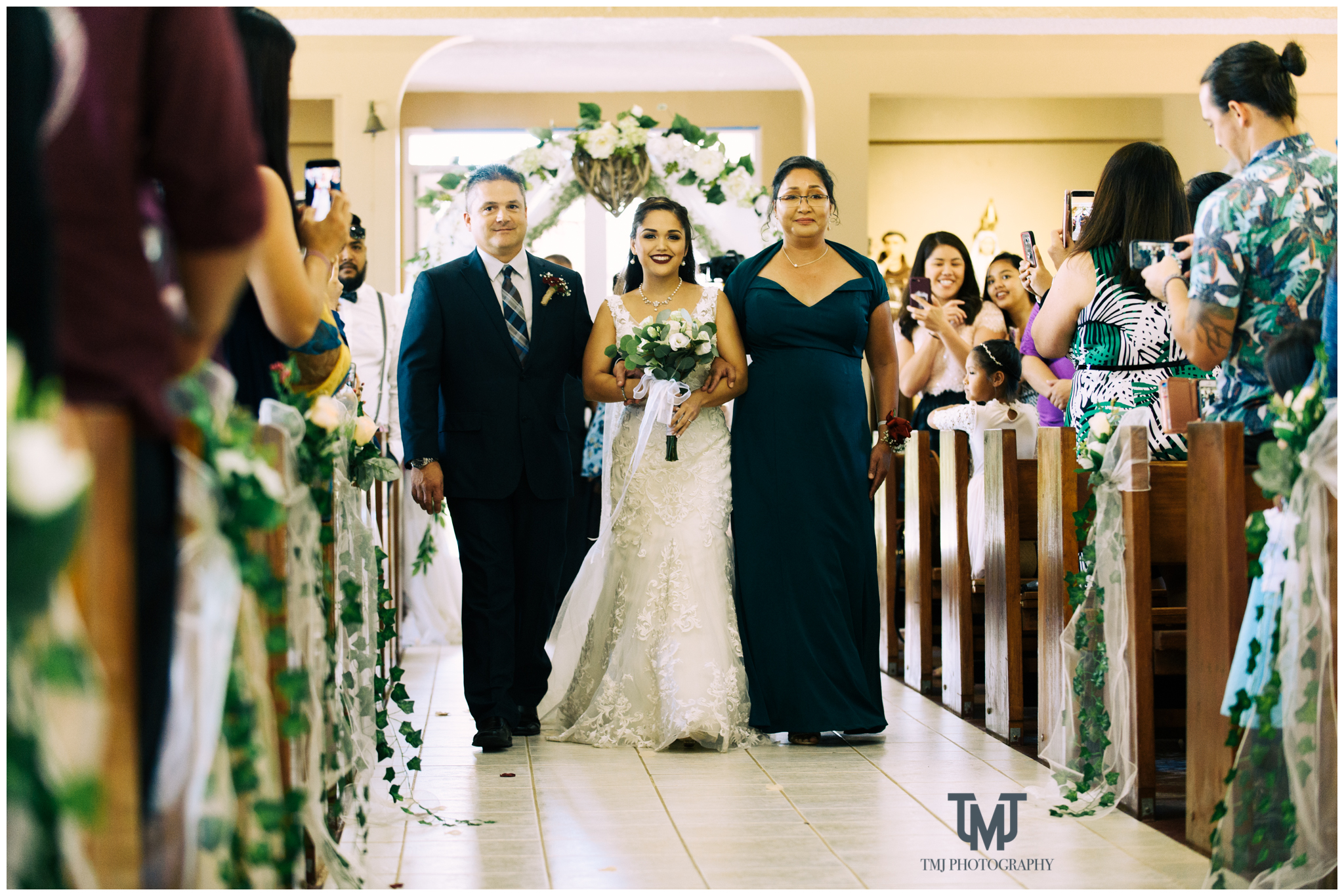 Leo_Palace_Talofofo_Guam_Destination_Wedding_Photography_014.jpg