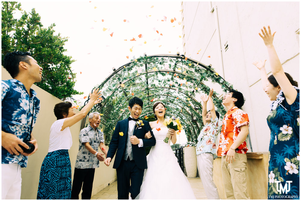 Moana Surfrider Terrace By The Sea Honolulu Destination Wedding 051.jpg