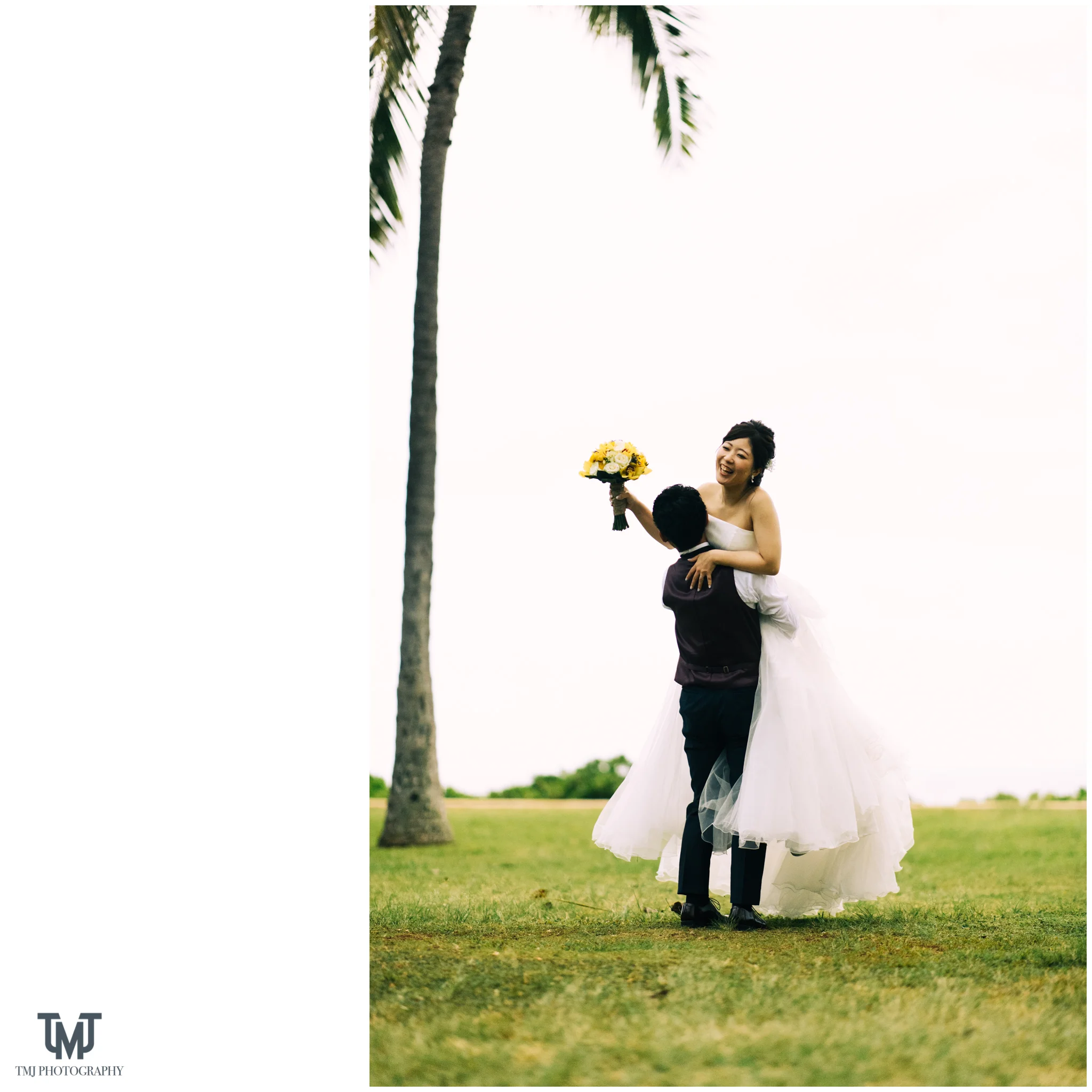 Moana Surfrider Terrace By The Sea Honolulu Destination Wedding 070.jpg