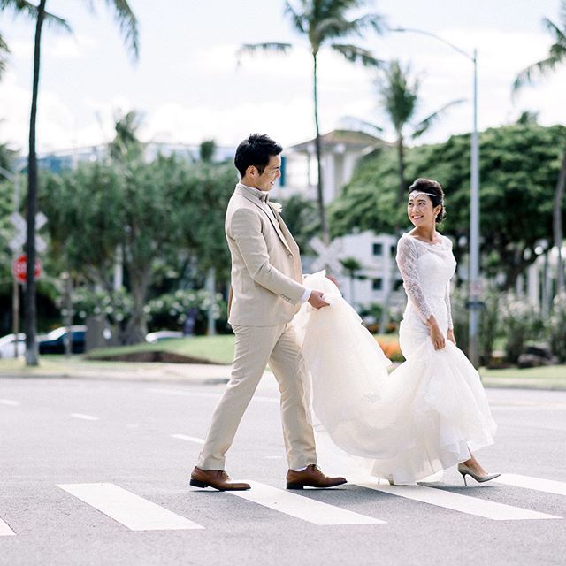 Like a river flows surely to the sea. Darling, so it goes, some things are meant to be. @elvis
.
.
#結婚準備
#2020冬婚
#hawaiiwedding
#hawaiielopement
#weddingphotography
#weddingphotographer
#modernwedding
#engaged
#hawaii
#beachwedding 
#hawaiiweddingpho