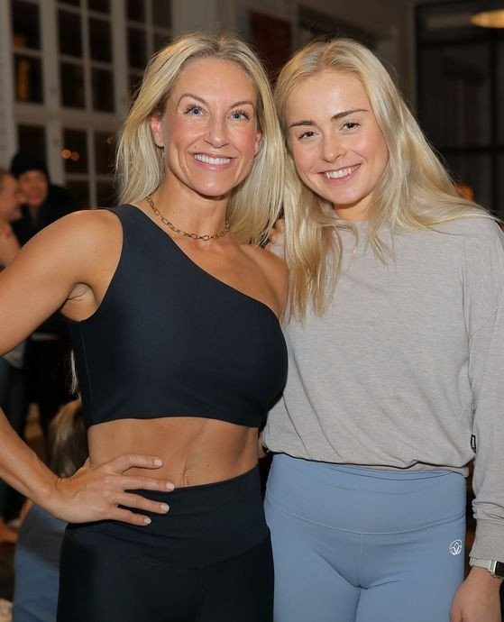 Vet du att du kan bygga din egen 200h Global Yoga-certifiering?⁠
Du v&auml;ljer vilka 50h-utbildningar du g&aring;r &ndash; n&auml;r och var det passar dig.⁠
⁠
🧘&zwj;♀️ I portalen hittar du b&aring;de din utvecklingsplan och &ouml;versikt &ouml;ver 