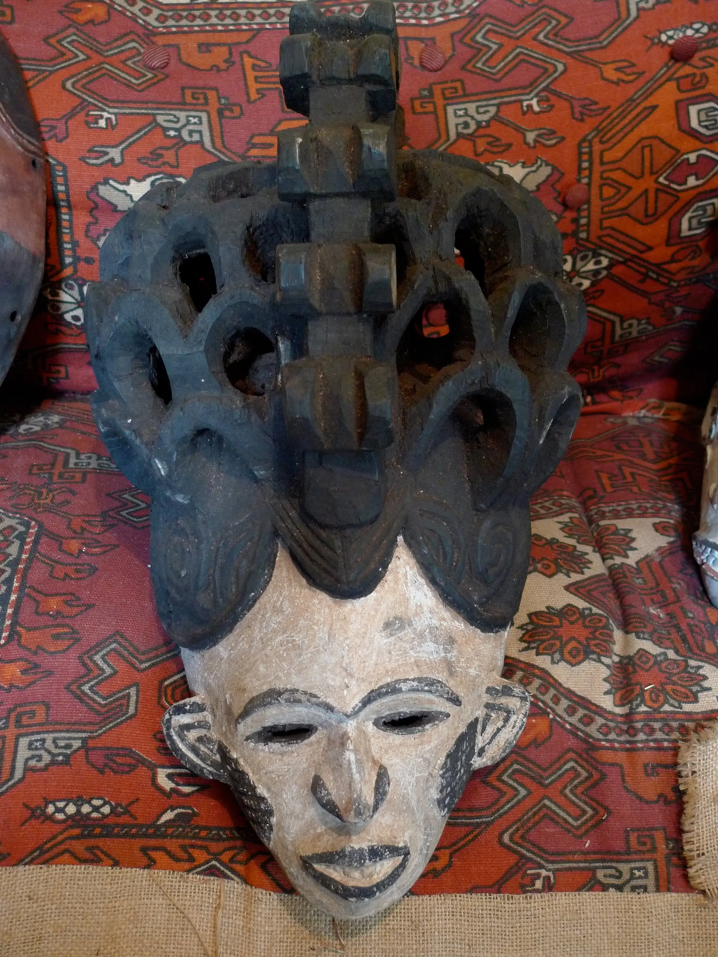 Mask 100 -age unknown-