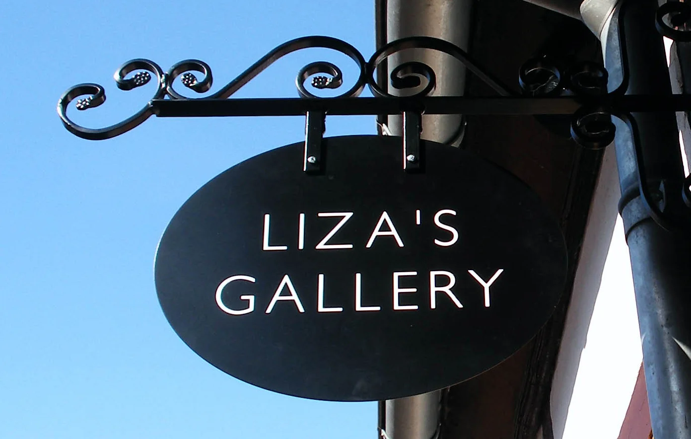 Liza´s Gallery sign bagside crop.jpg