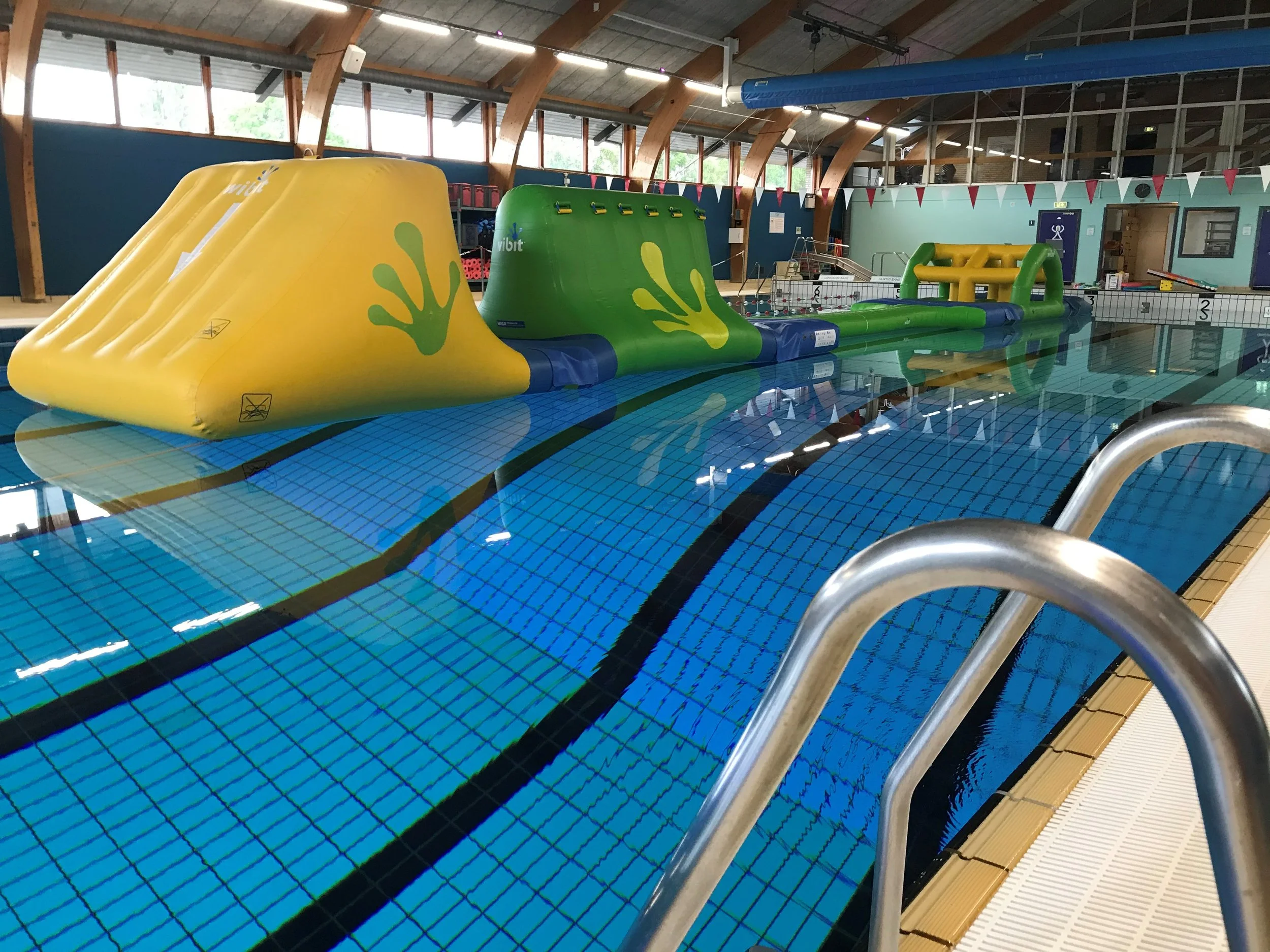 Vinterferie 9.-15. februar 2026 - sjov og leg for alle i svømmehal og hal