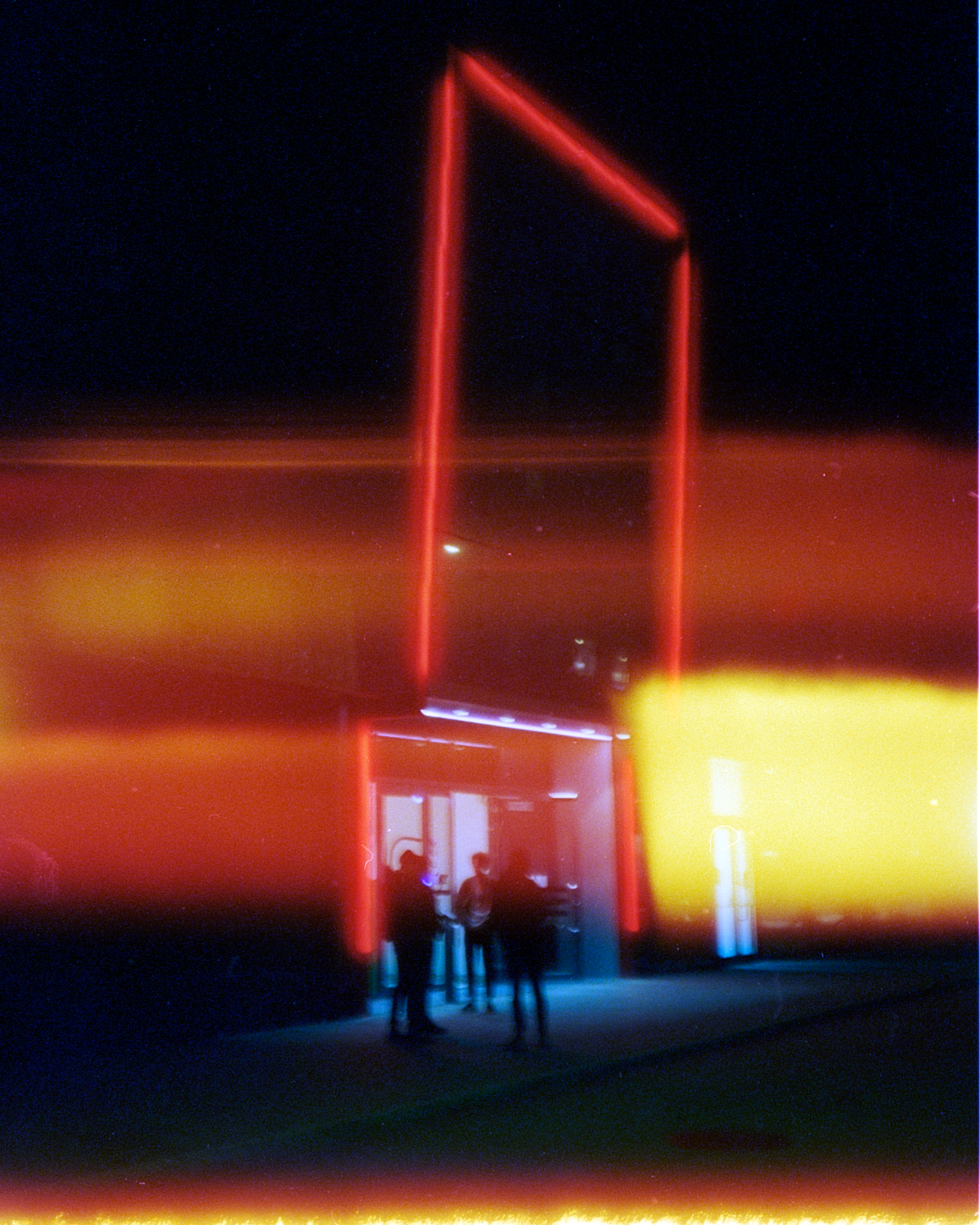 BTS Röd neon - Neon 2.jpg