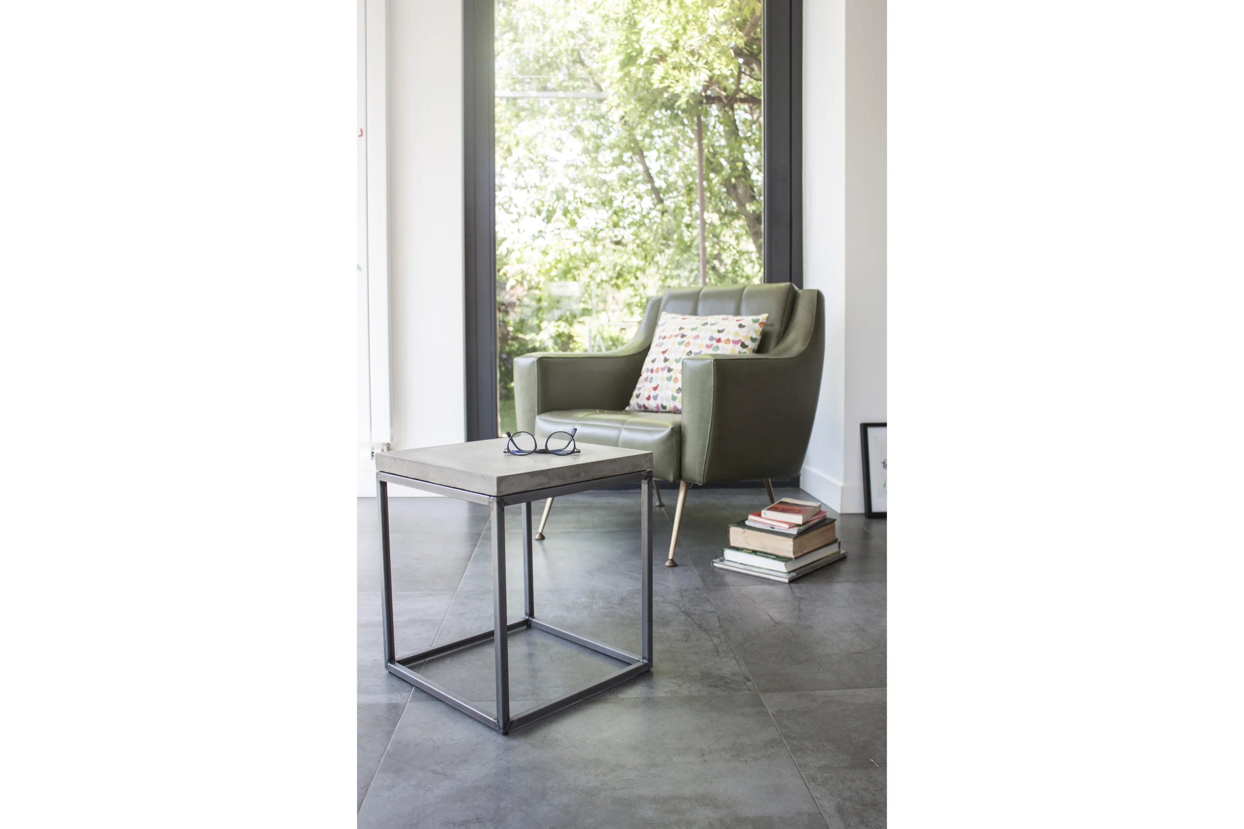 Concrete / side / table / quirky