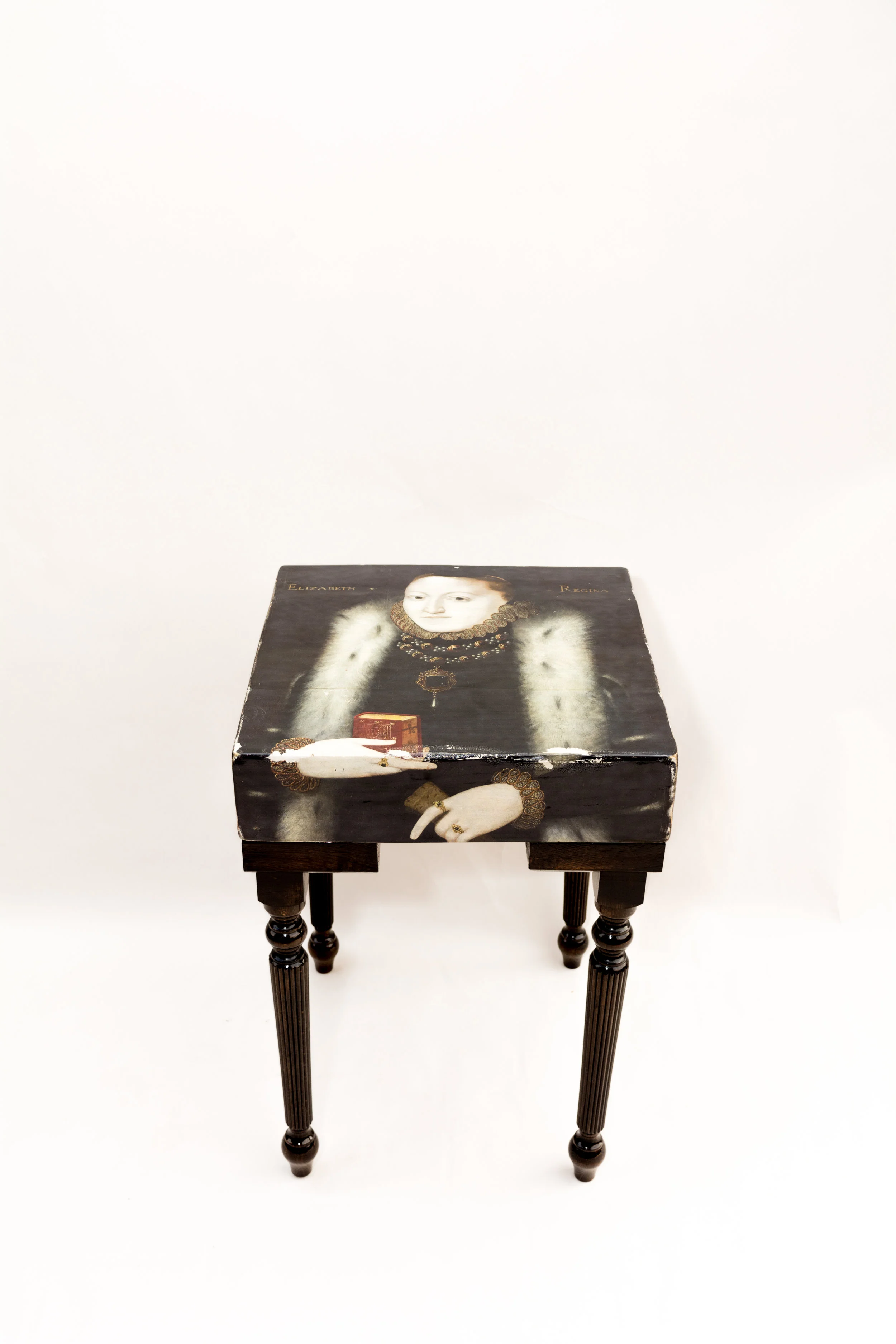 Queen of Regina side table / queen of regina / side table