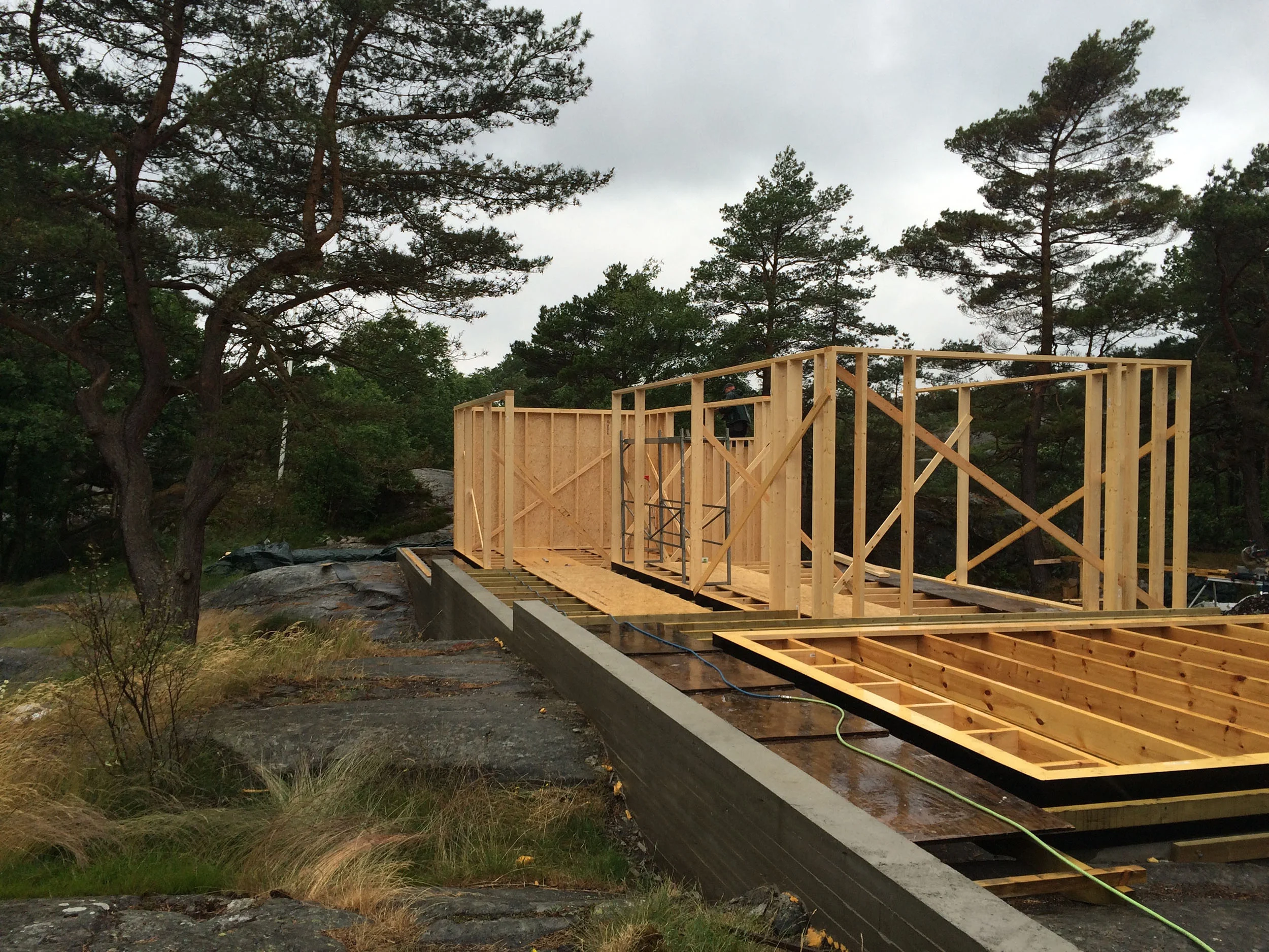 06/2016 - Hytte Risør er på vei opp.