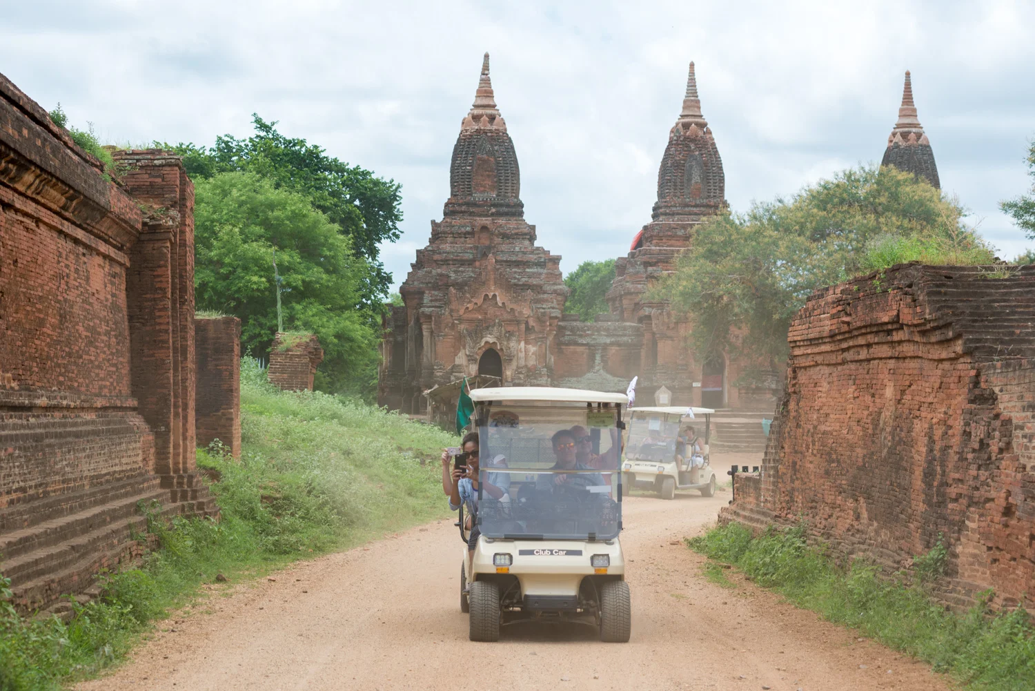 Belmond rally passes in front of Bagan temples