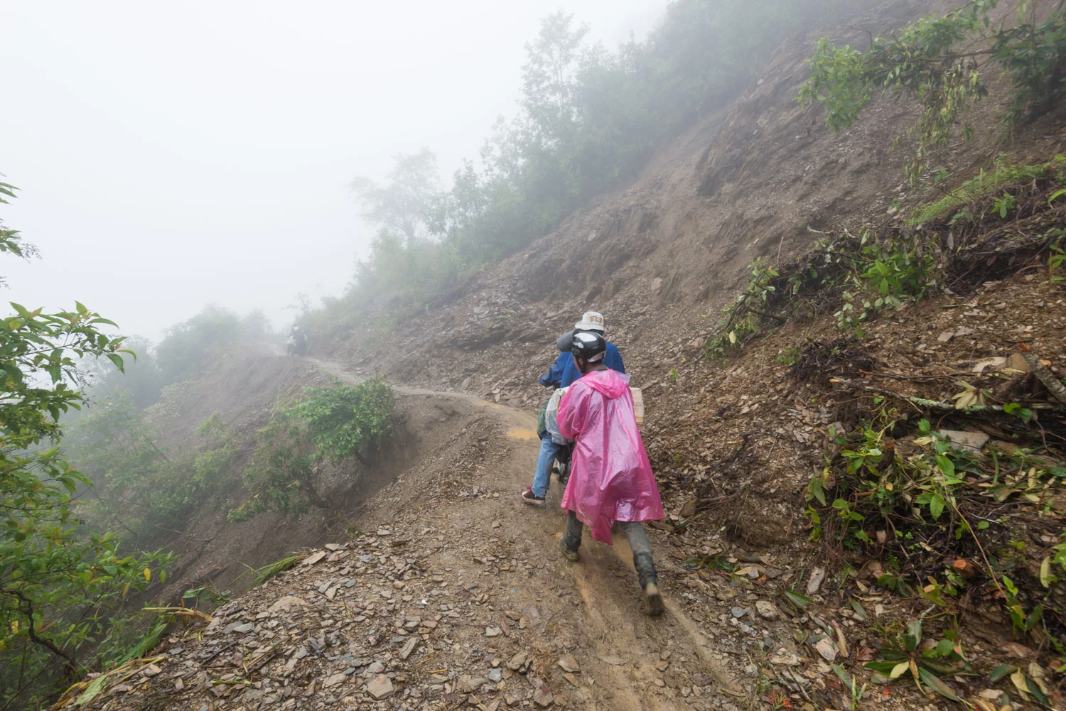 Collapsed section of Sozaang-Dimpi village trail