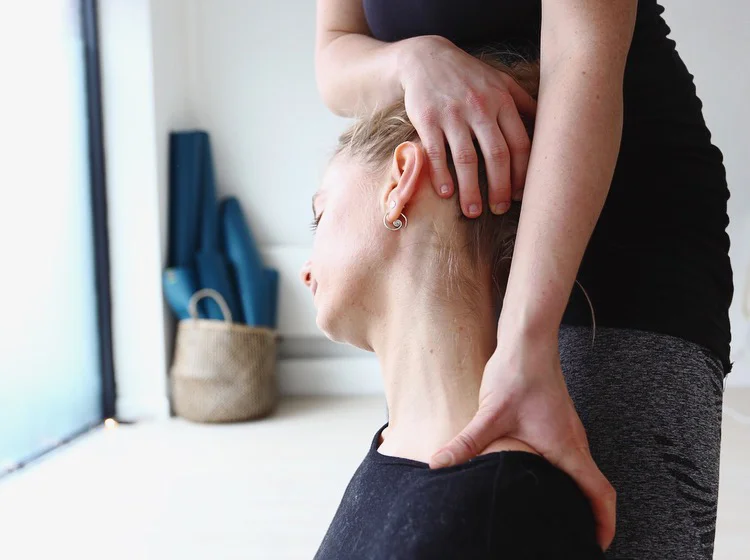 Massage & Yoga focus : Head and Hands