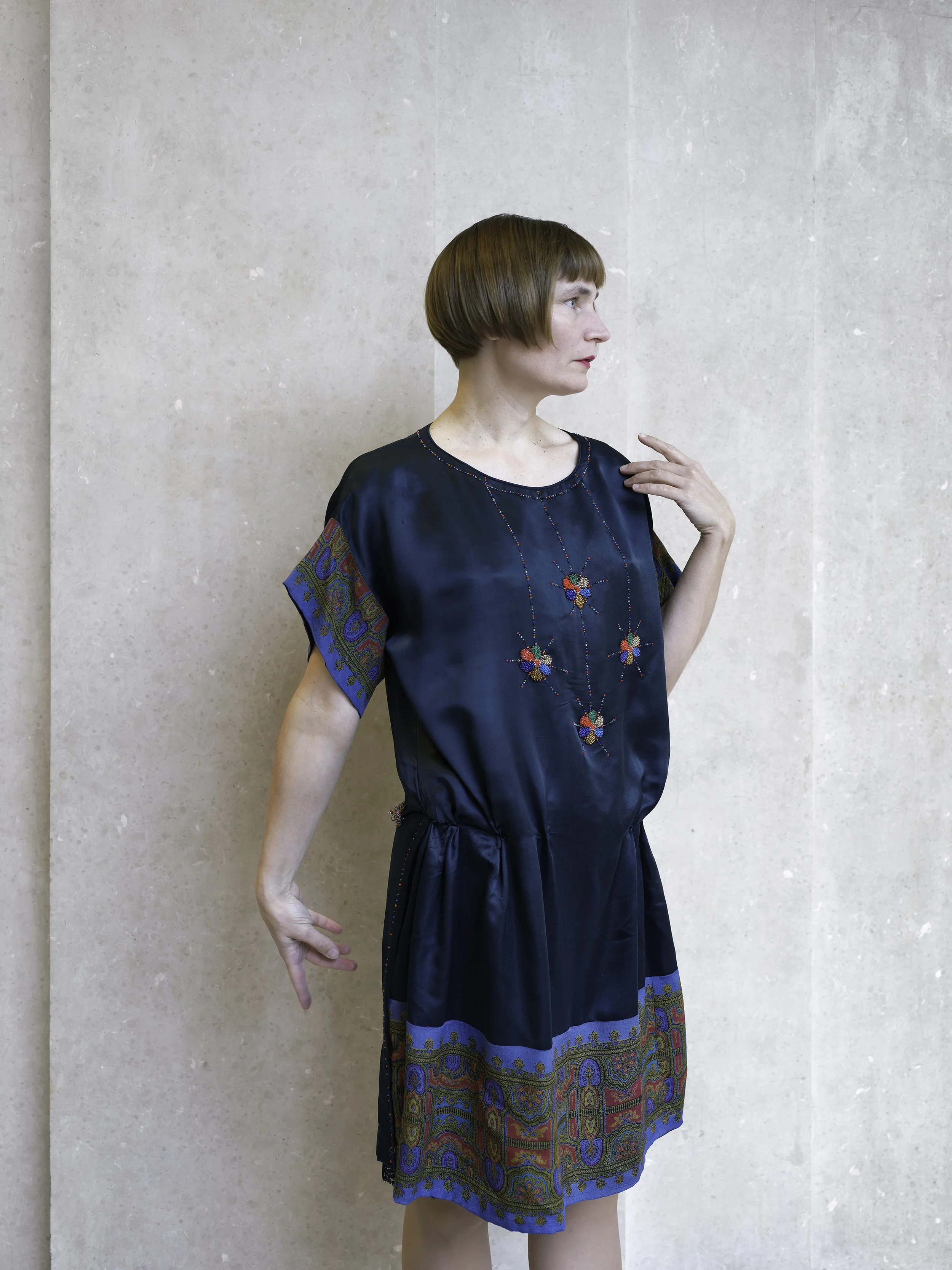 Robe brodée aux perles