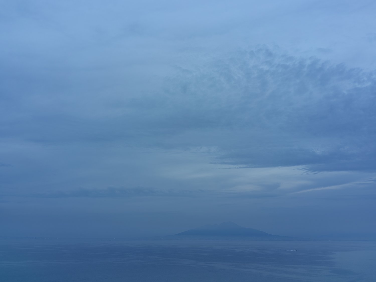 October Skies, 23.10. at 18:19, Vesuvius