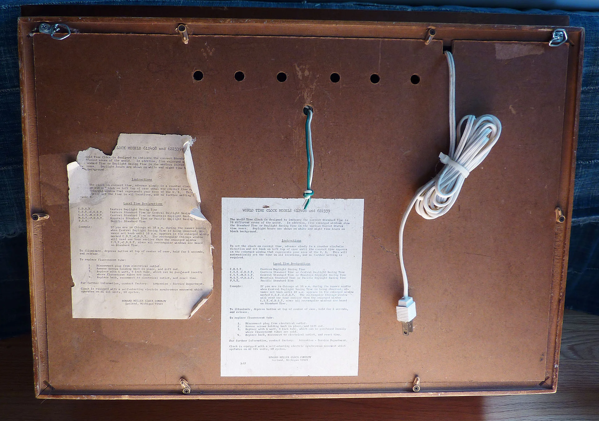 raraavisdesign-worldclock back.JPG