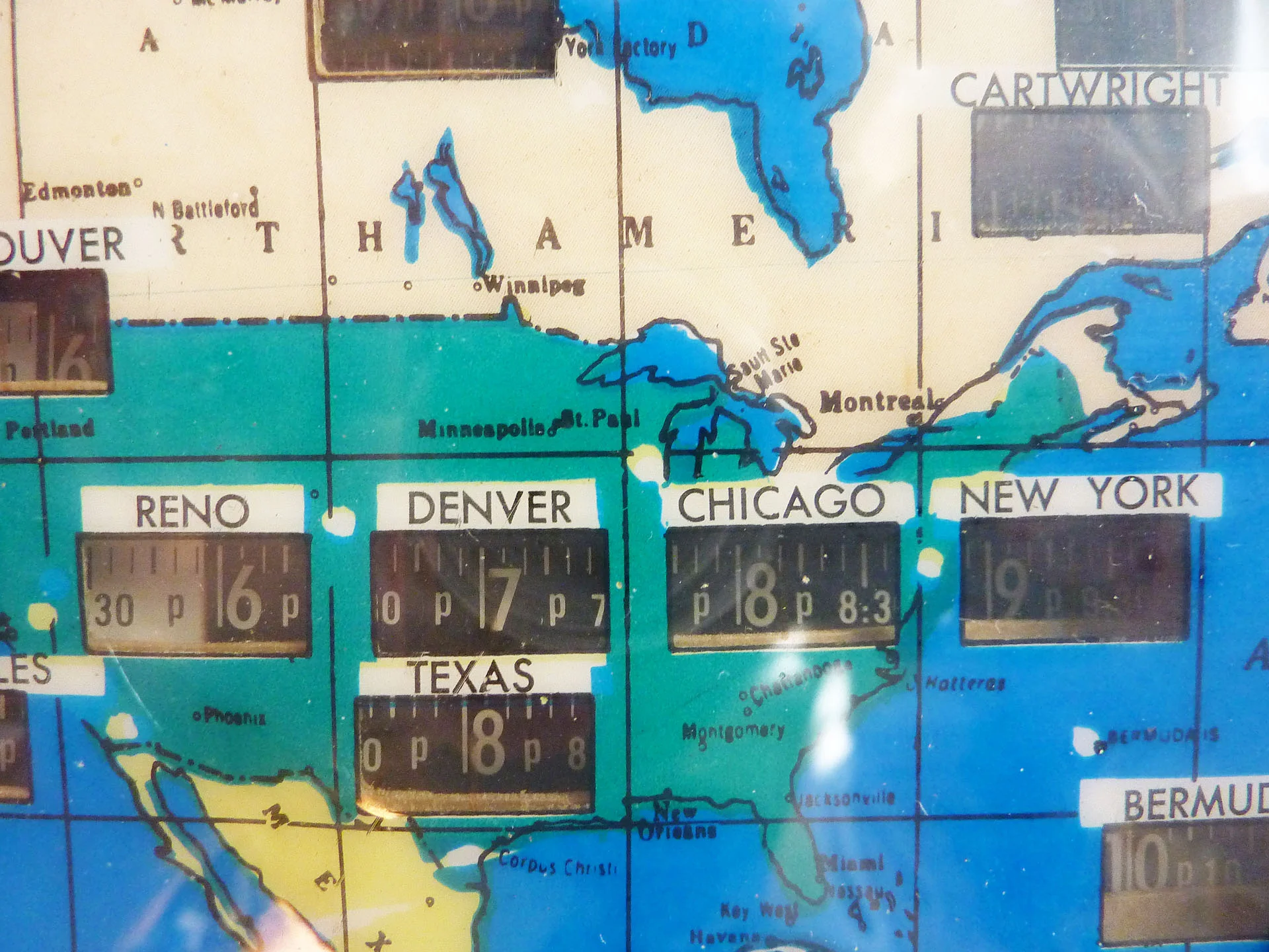 raraavisdesign-worldclock detail2.JPG