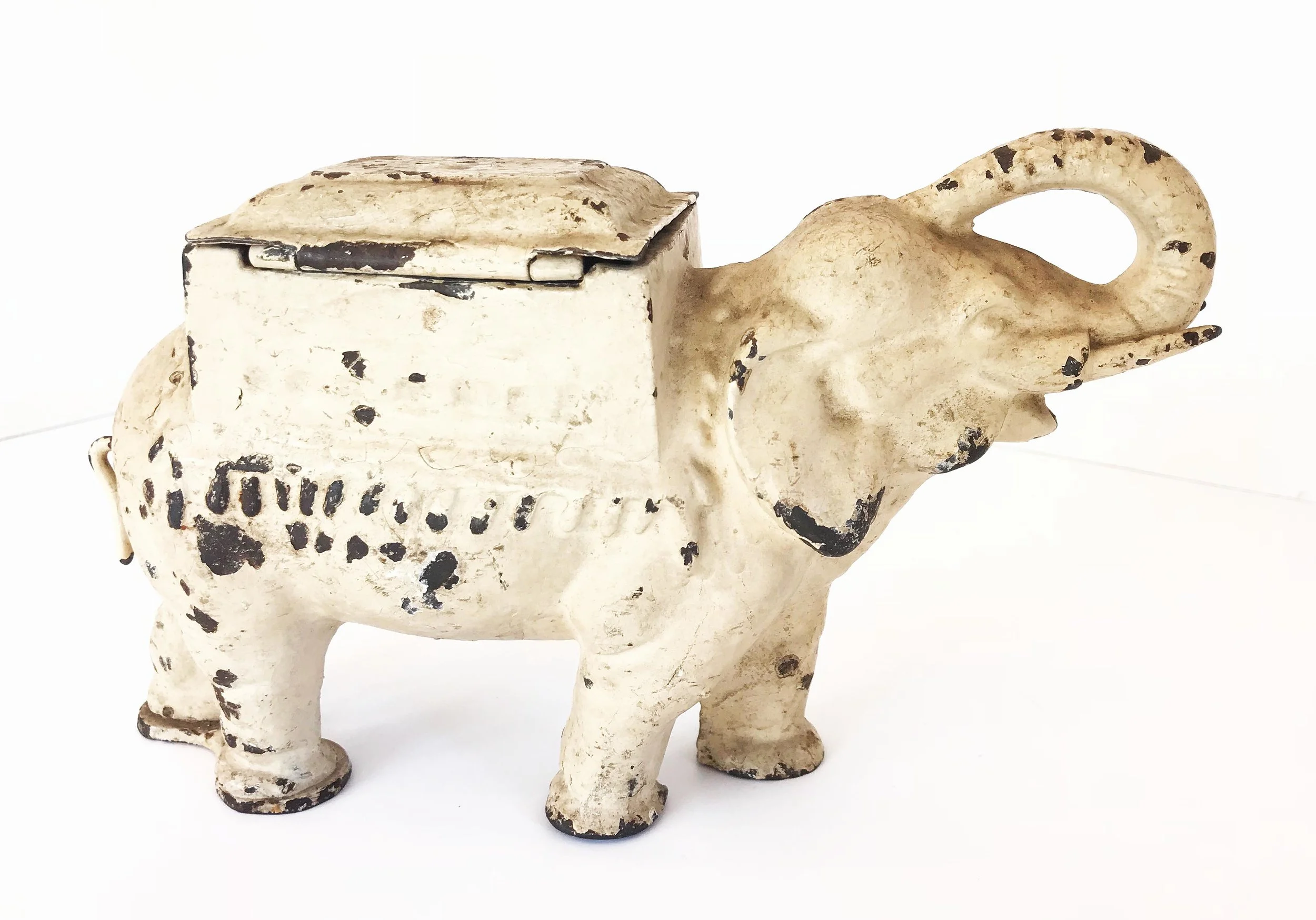 Rara-Avis-Design Cigarette Elephant2.jpg