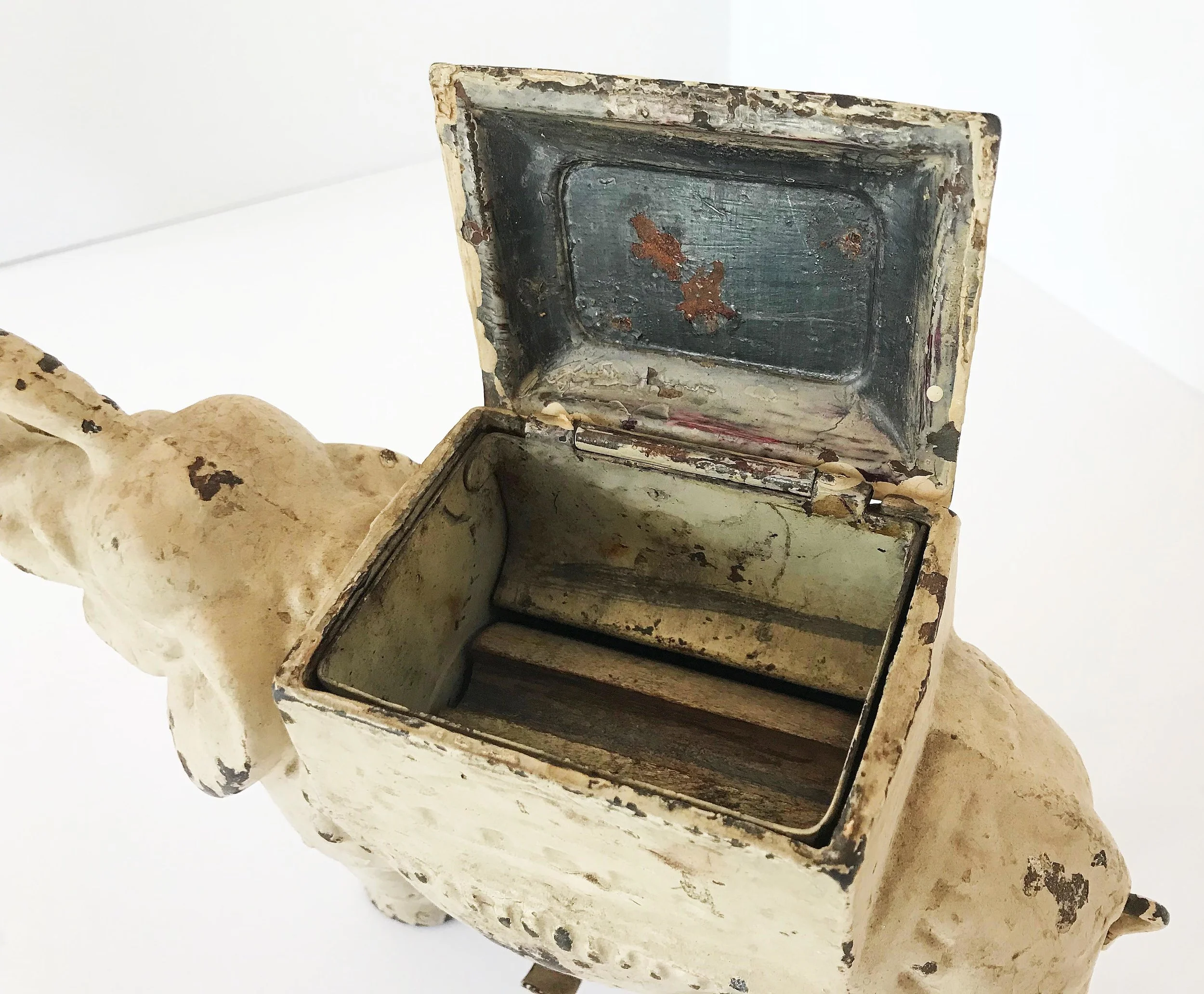 Rara-Avis-Design Cigarette Elephant4.jpg