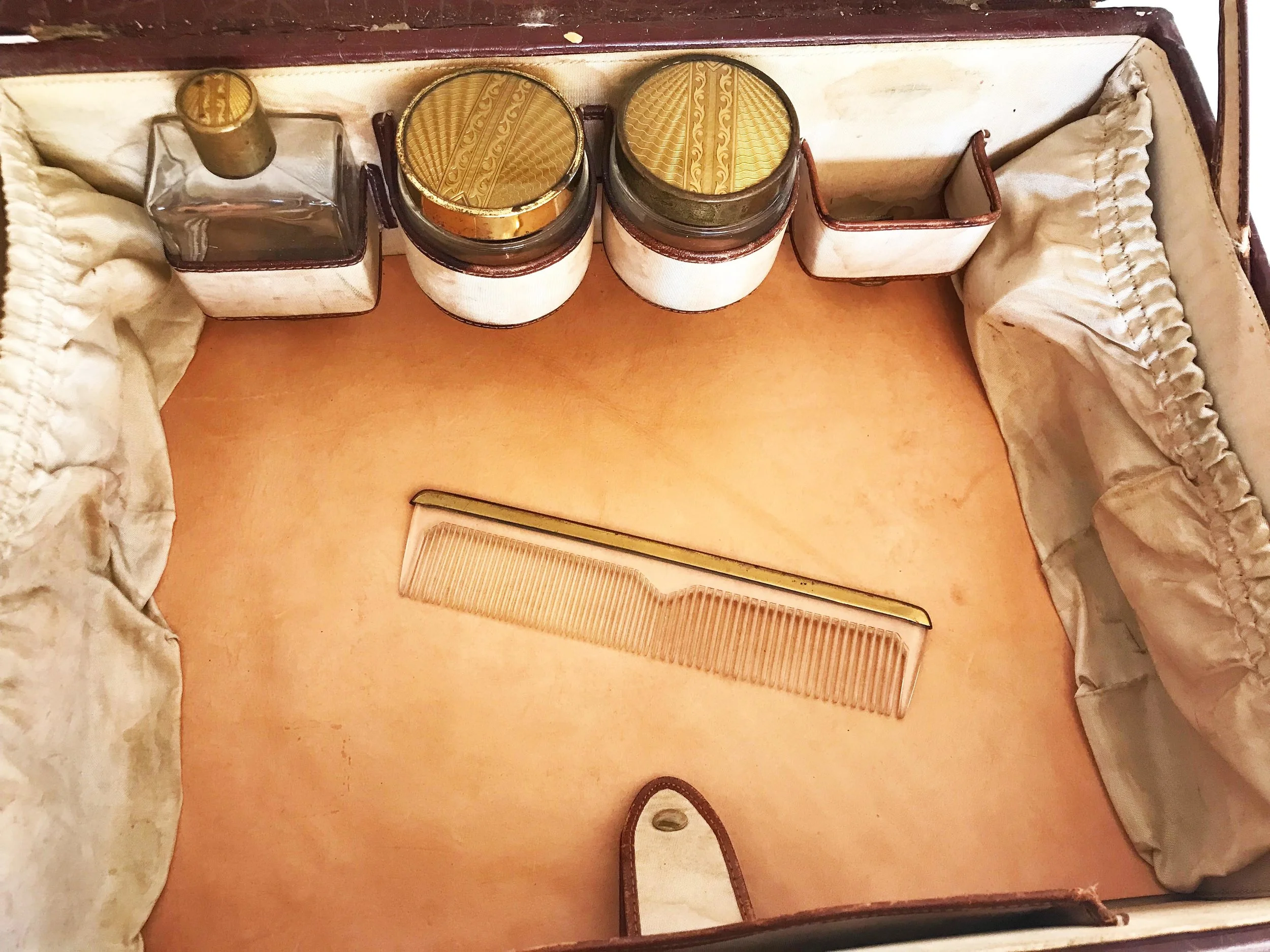 Rara-Avis-Design Leather Case3.jpg