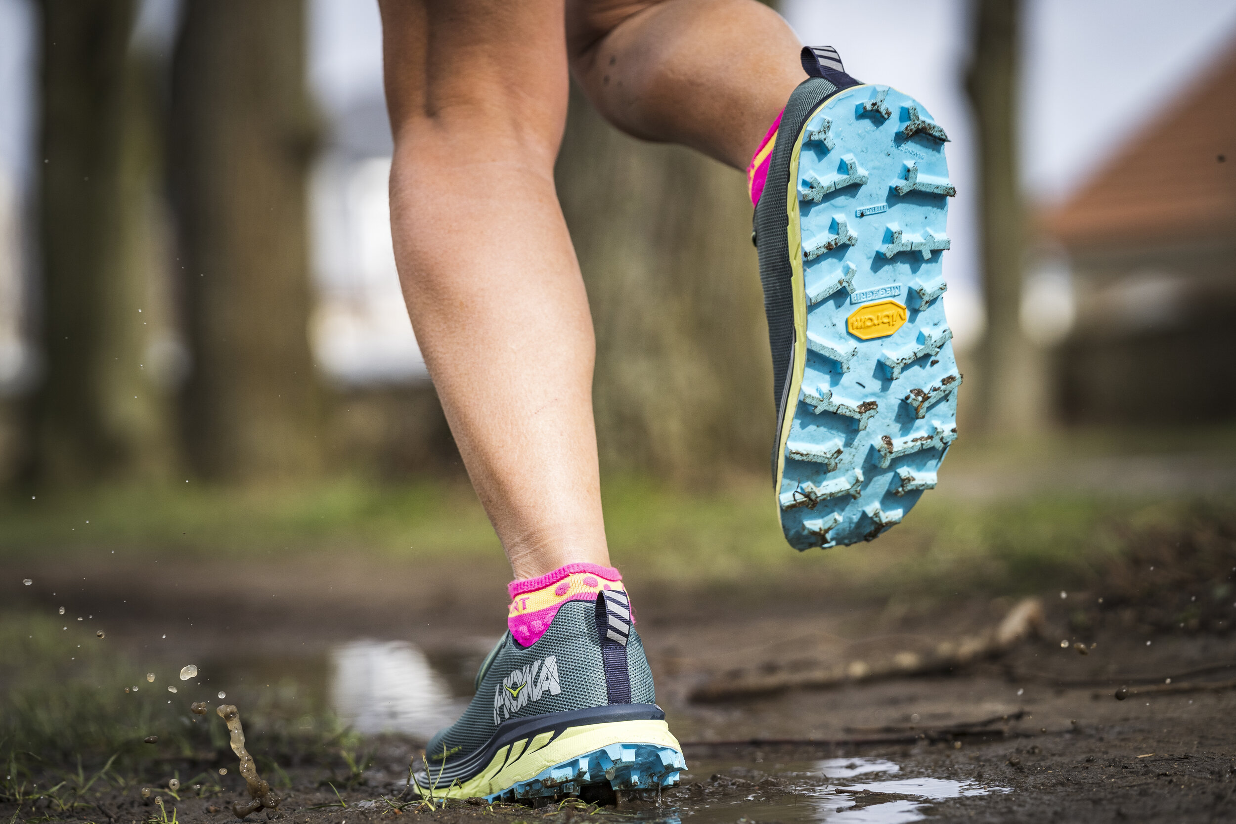 trail running shoes with vibram soles