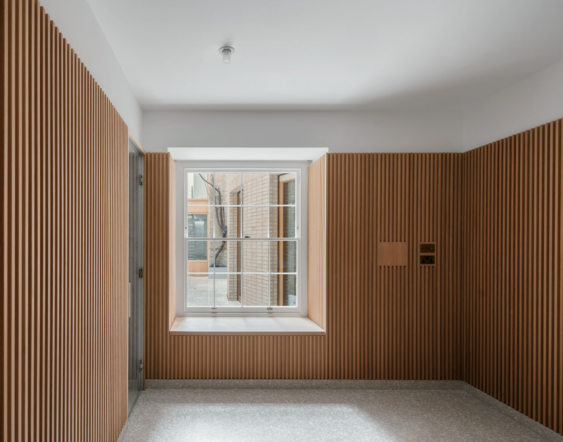 19-05-Gloucester-Gate-GC-Office_Simon-Menges_23_HiRes.jpg