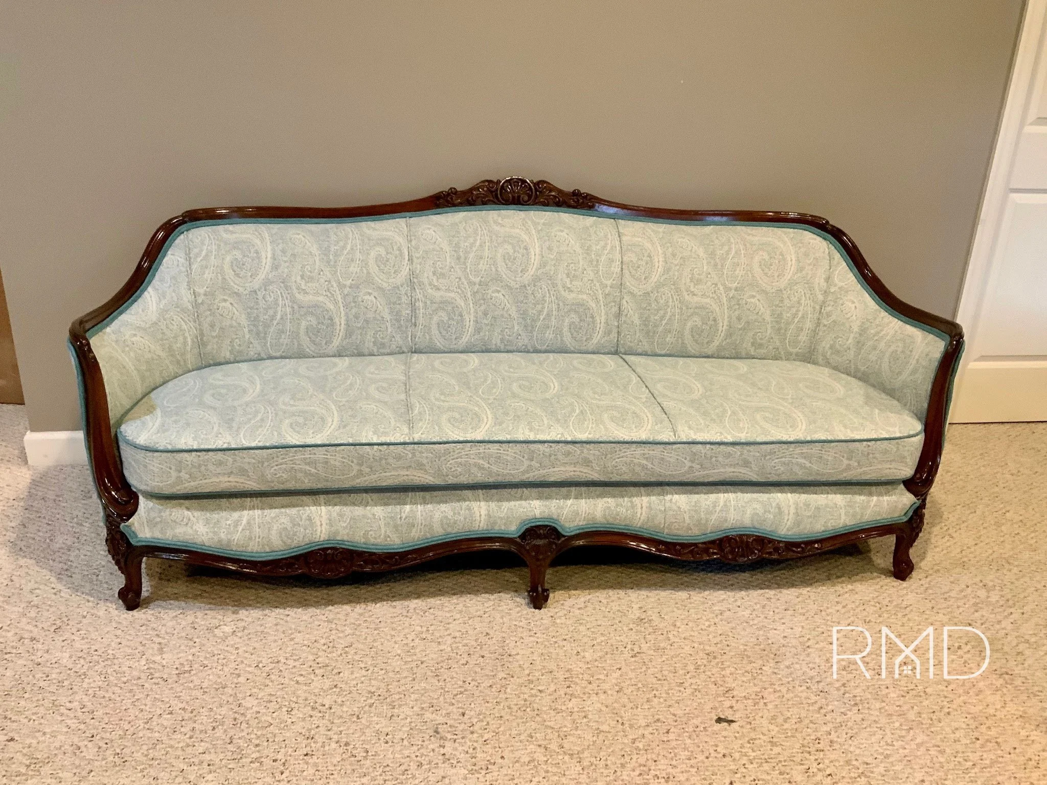 rmd-custom-upholstery-sofa-poolesville-MD-room.JPG