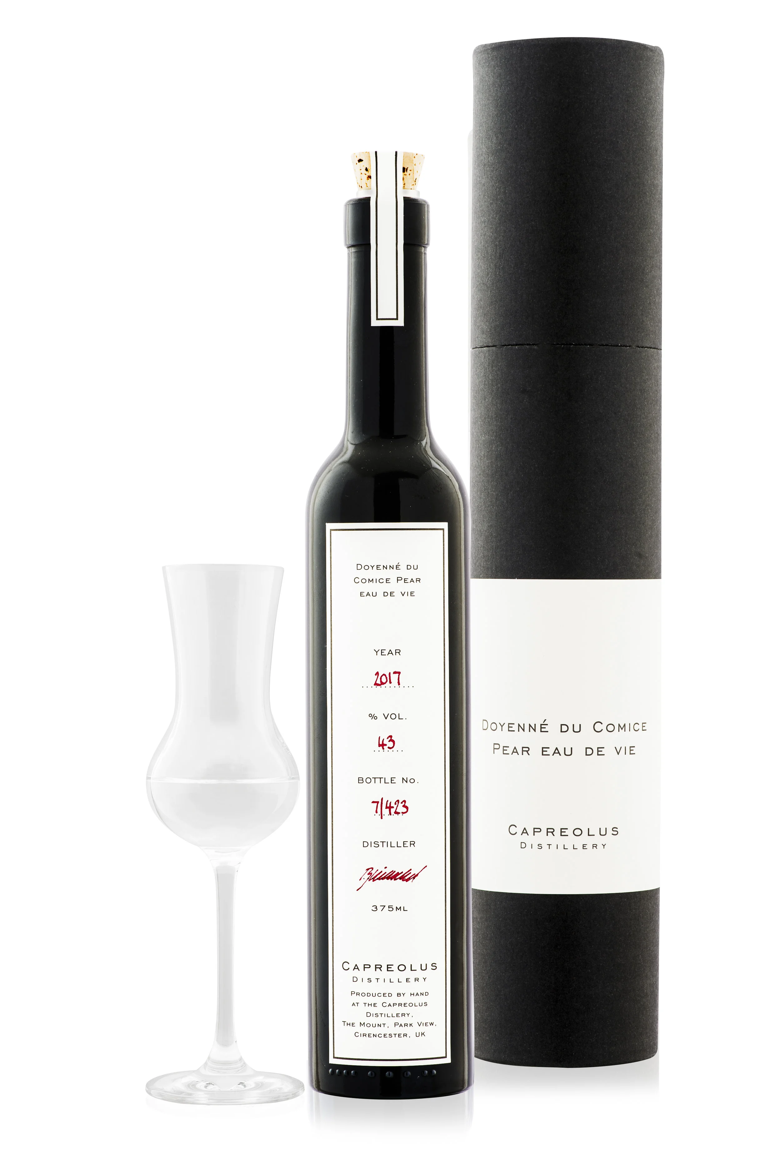 Capreolus-Distillery-eau-de-vie--Doyenne-du-Comice-box-2017.jpg