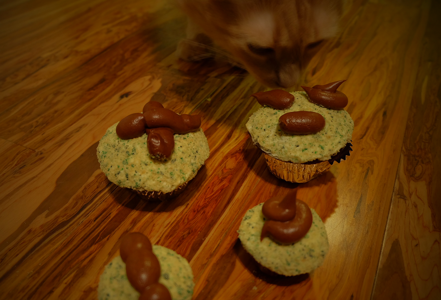 lefty-cupcake.png
