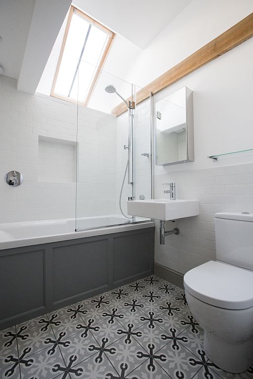 2 Albert Place: Family bathroom