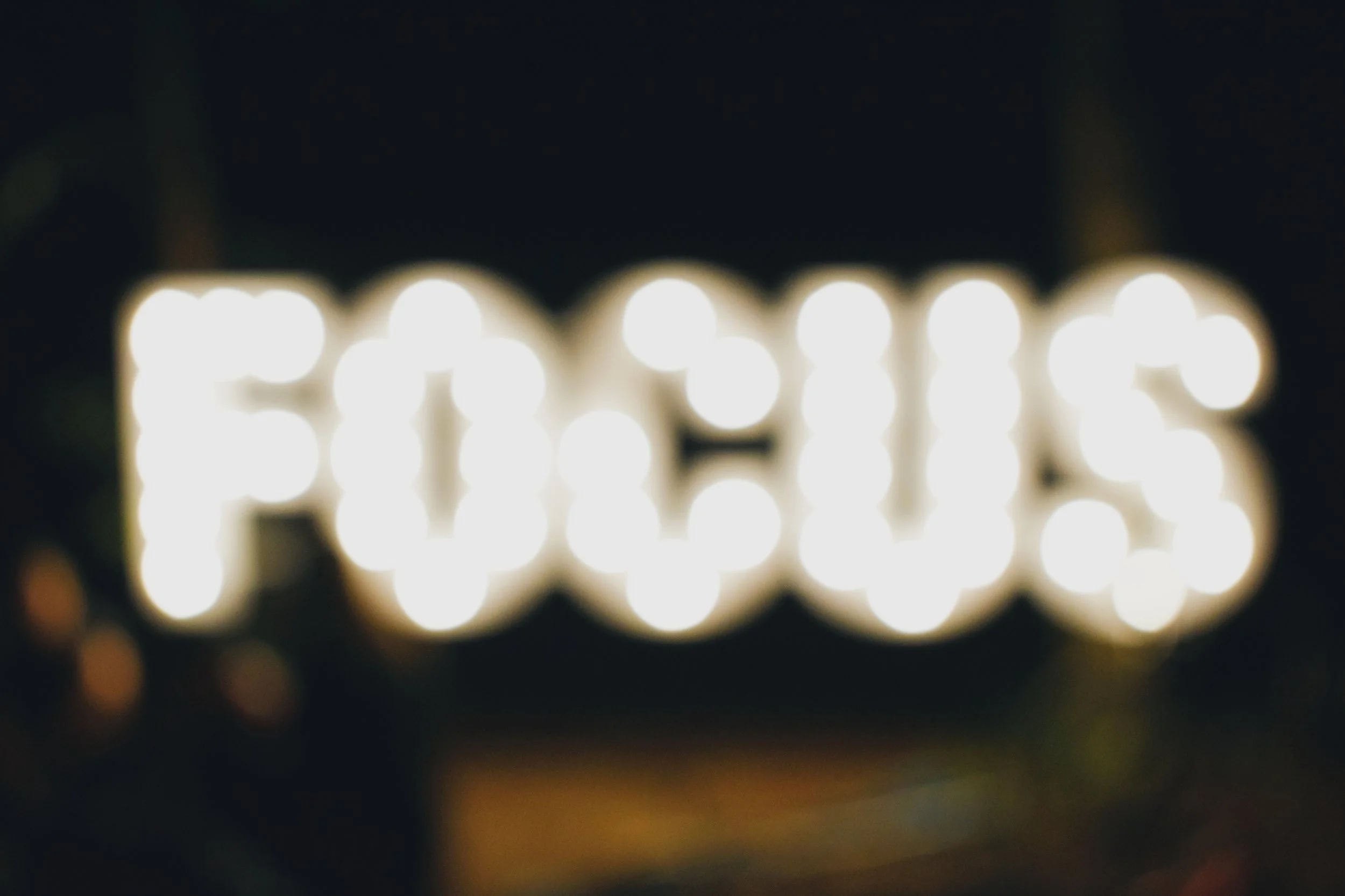 How to Stay Focused at Work During the Holiday Season Like a Champ