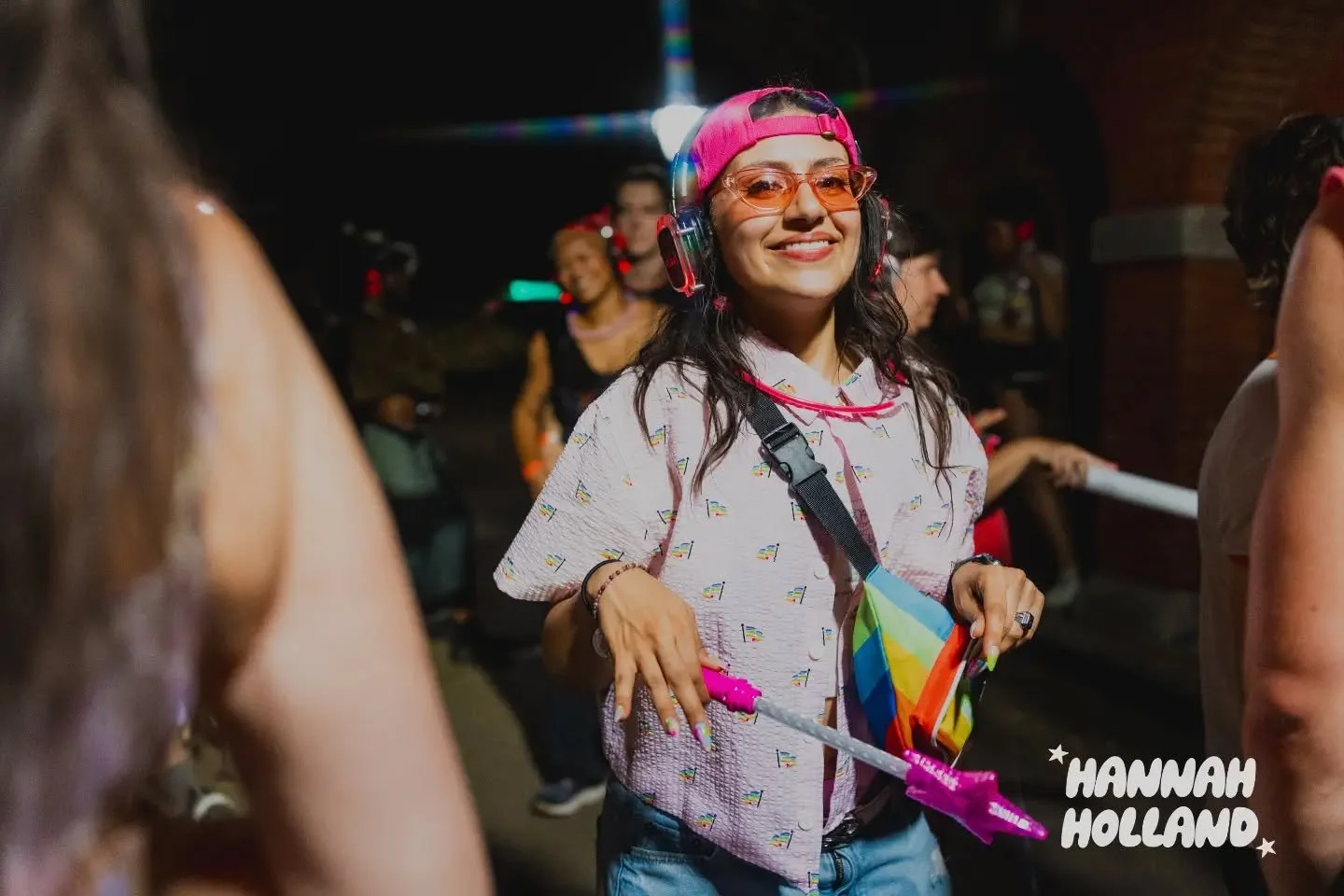 COMPUTA, MAKE THESE PIX SUPA GAY AND KUNTI 👩🏽&zwj;💻

i lead @whatthefloat this past Sundayy ! Thank u all for trusting me to lead u through the darkness and into the light that is PRIDE FLOAT 🙏🏼🌈 dancing this month has always been special to me