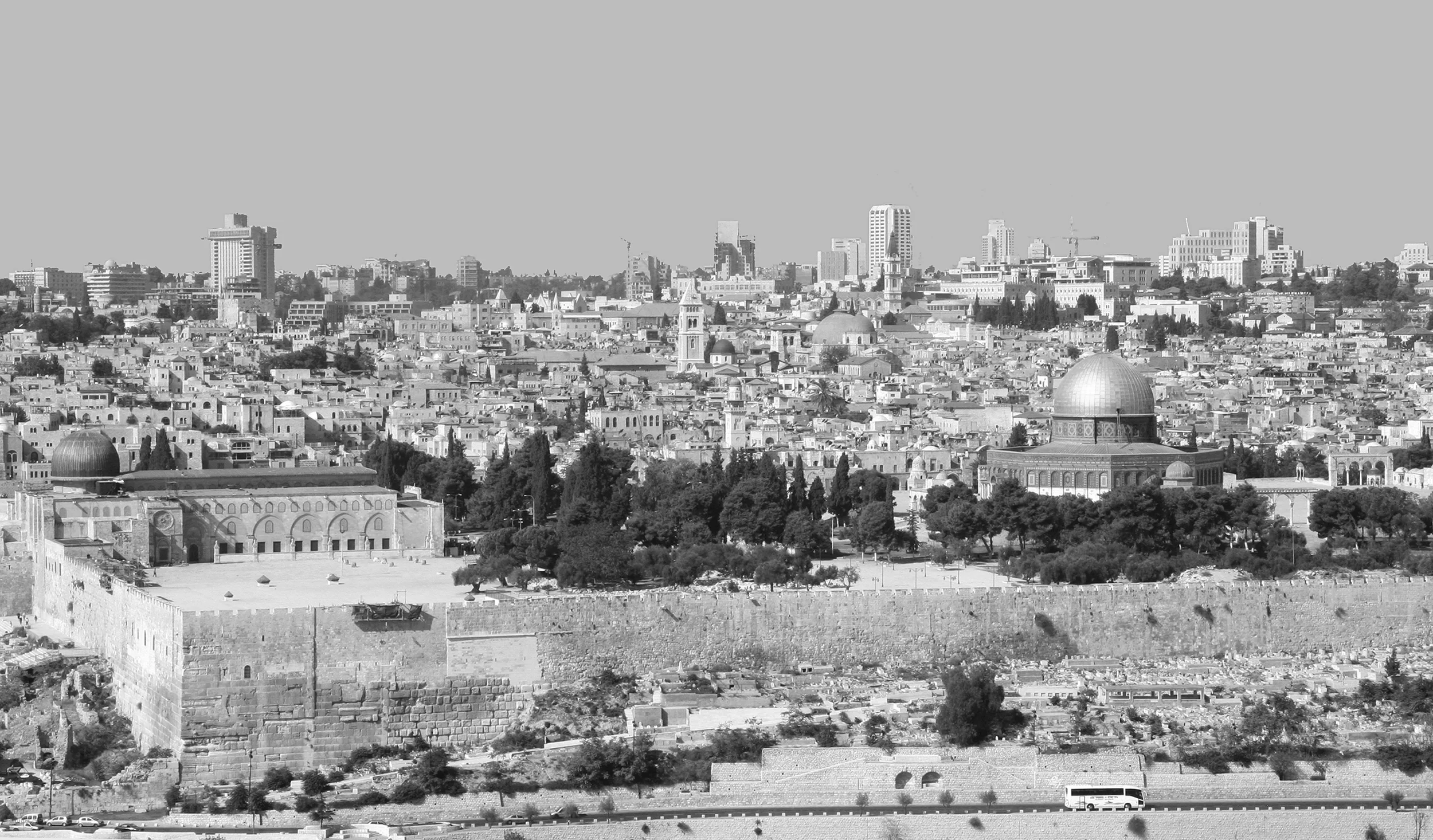 上阿万音鈴羽母