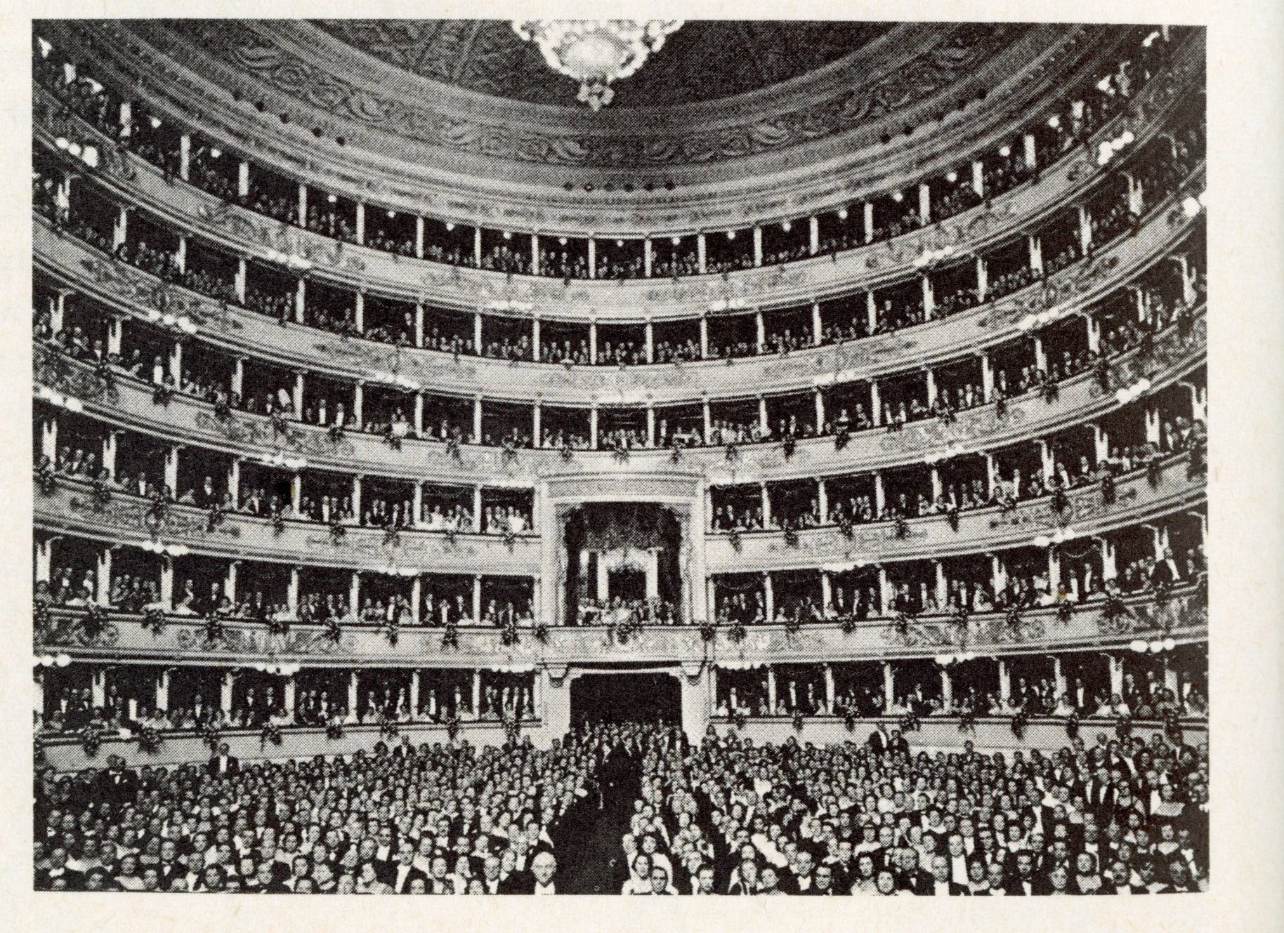  An etching of Niccolo Paganini 's audience at Teatro Scala in Milan, in 1813 