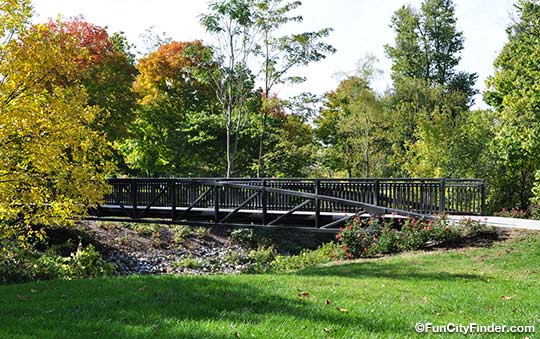 Bridge-in-Garfield-Park-540.jpg
